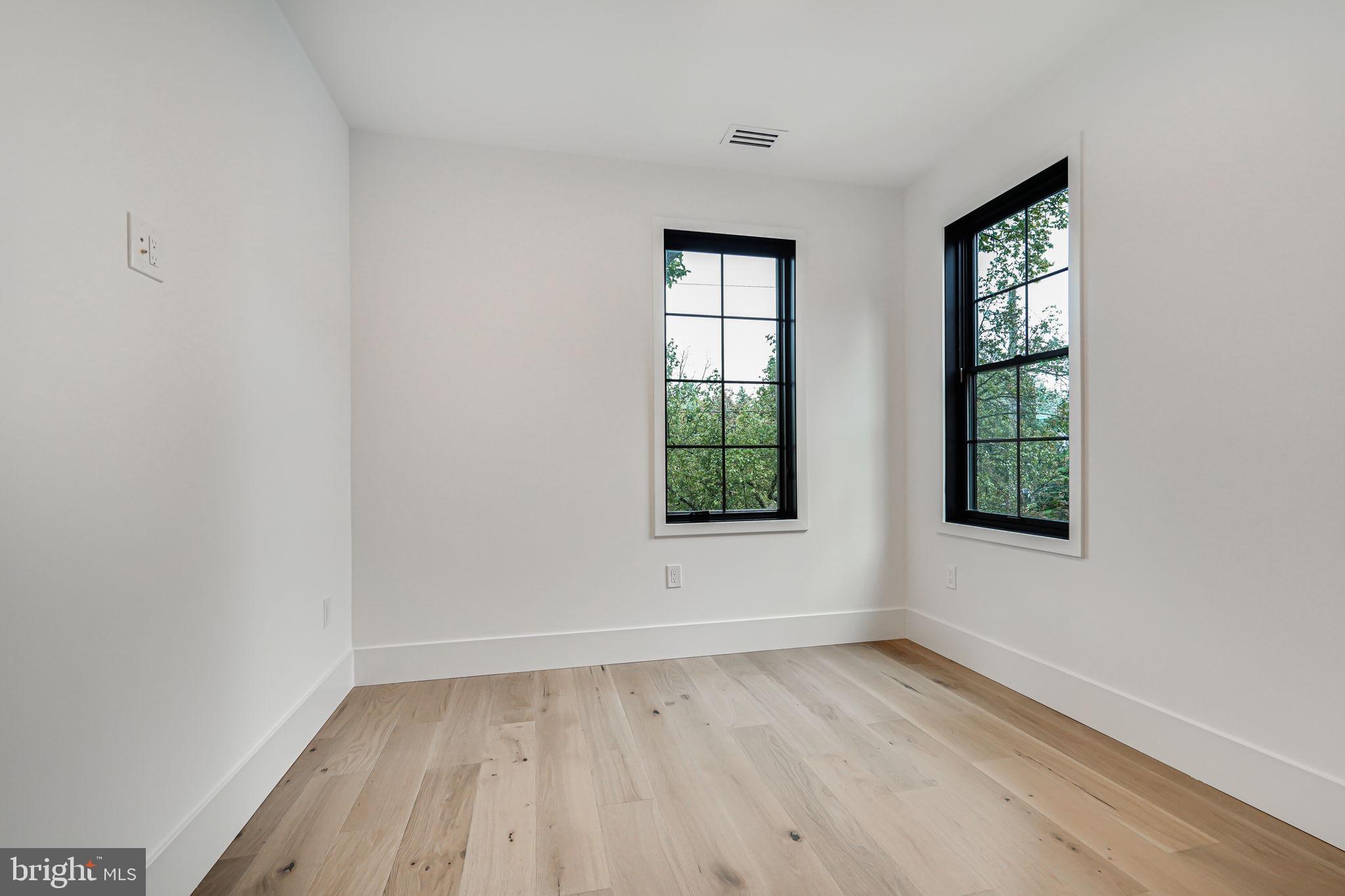 AMERICAN UNIVERSITY PARK - Residential