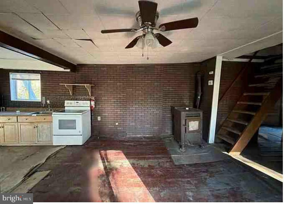 4750 THREE MILE LANE