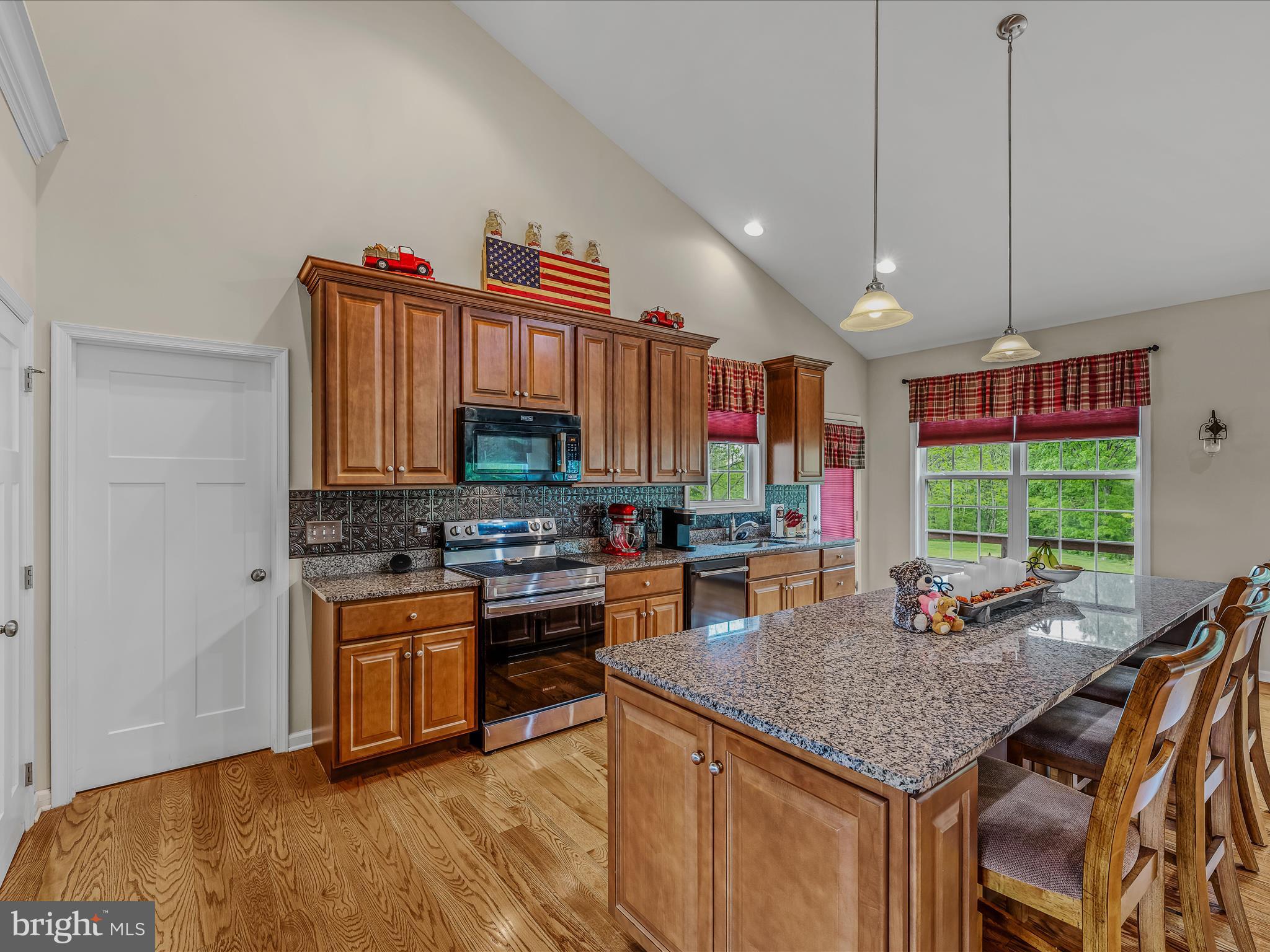 POINT VIEW ESTATES - Residential