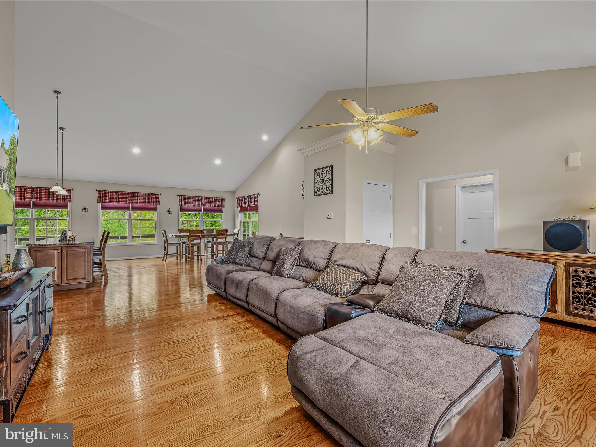 POINT VIEW ESTATES - Residential