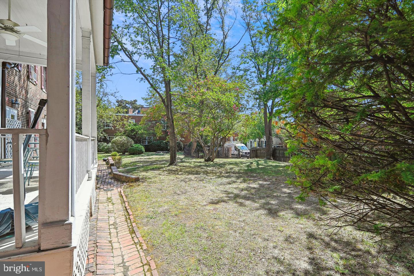 407 N WASHINGTON STREET 1