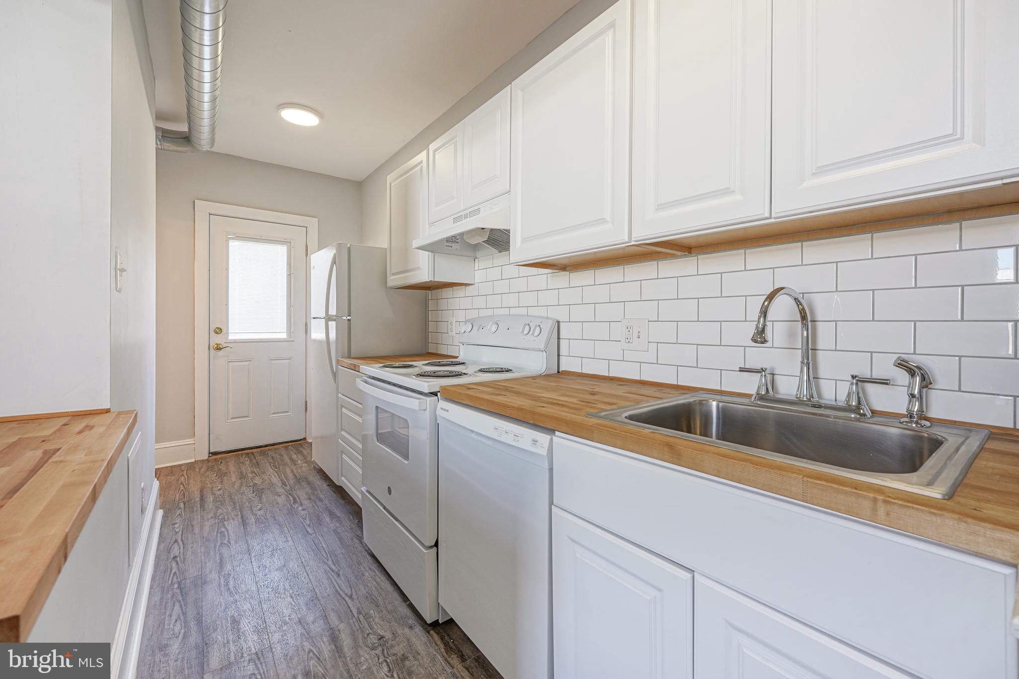 POINT BREEZE - Residential Lease