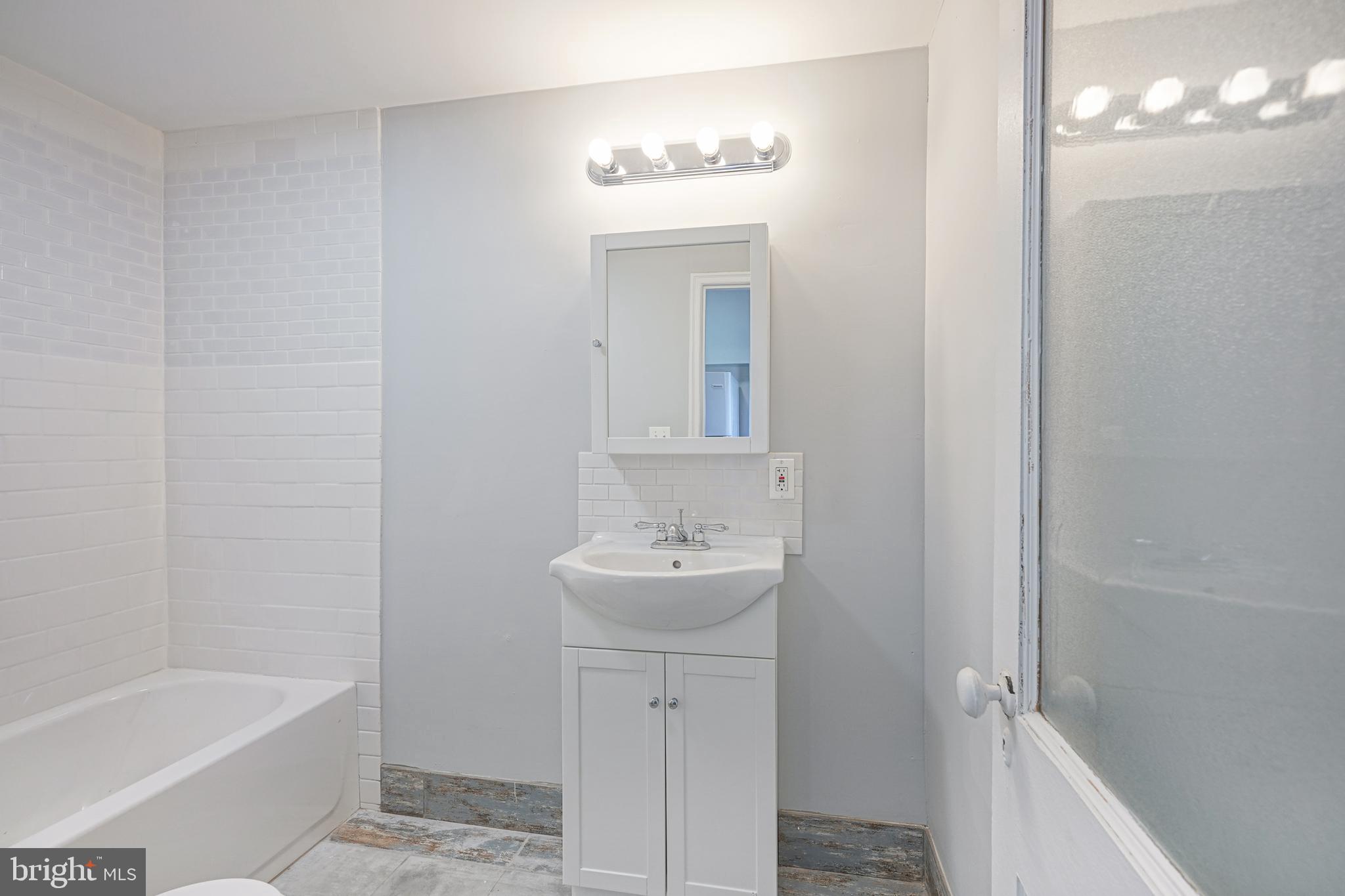 POINT BREEZE - Residential Lease