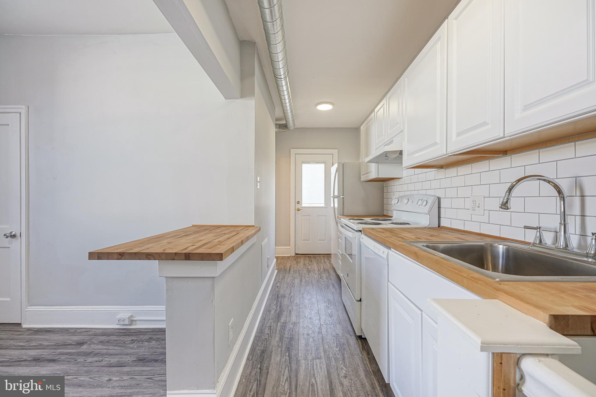 POINT BREEZE - Residential Lease