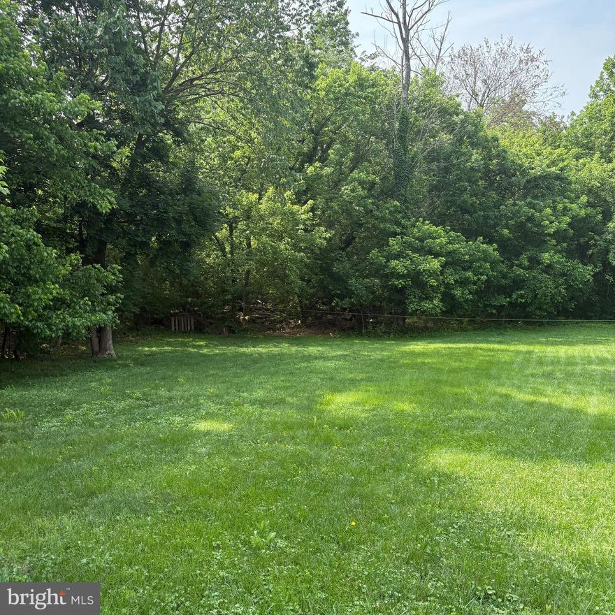 Scenic 1-Acre Lot in Methacton School District with Creek Access!
Rare opportunity to build your dream home along the Perkiomen Creek in the highly regarded Methacton School District. This level 1-acre lot offers public water and sewer availability, making the building process even more convenient. Enjoy an unbeatable lifestyle with direct access to kayaking, canoeing, paddle boarding, and fishing—right from your own backyard. Just steps away from Hoy Park, where you’ll find scenic walking trails and beautiful natural surroundings. This location combines outdoor recreation with easy access to local amenities, major routes, and schools. A truly special property for those who love nature and convenience.