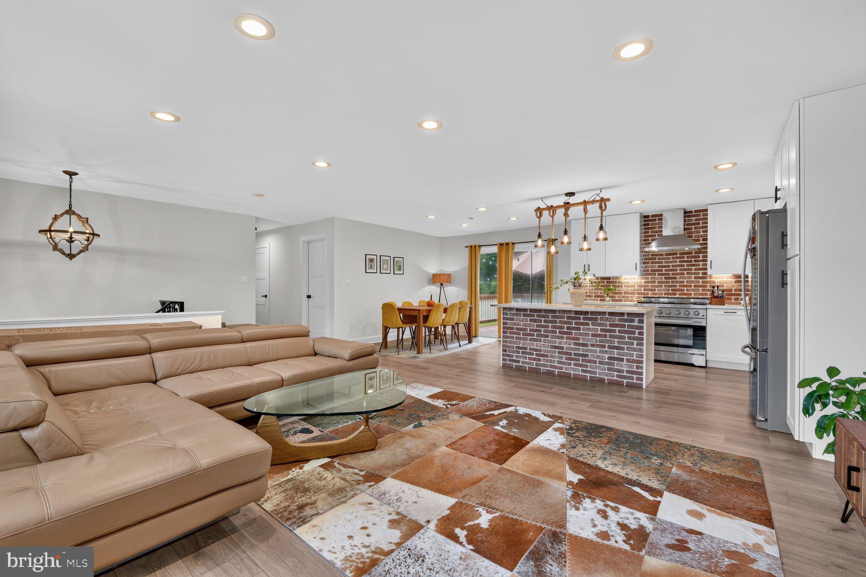 1107 HILLCREST DRIVE SW