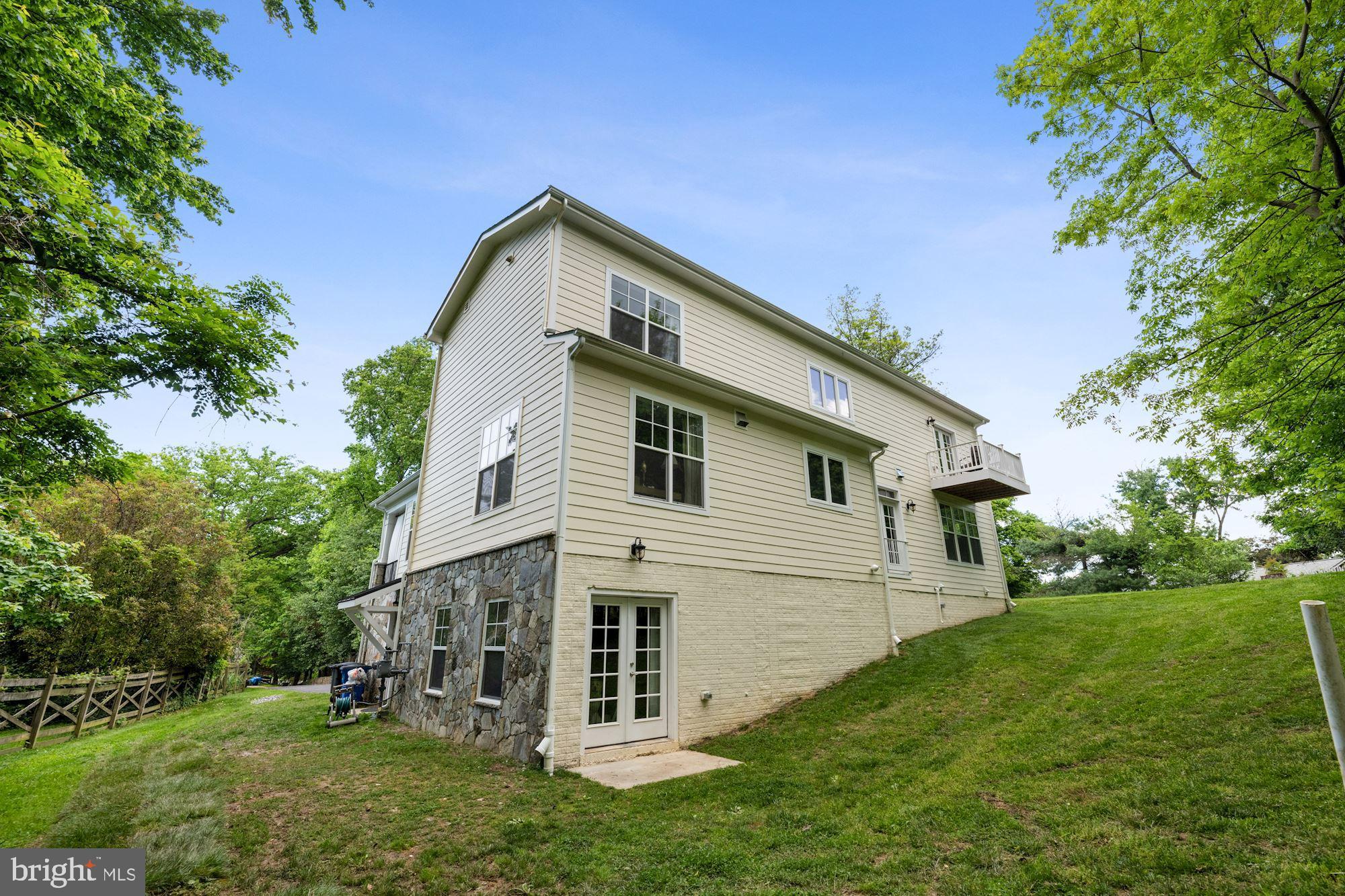 BETHESDA OUTSIDE - Residential