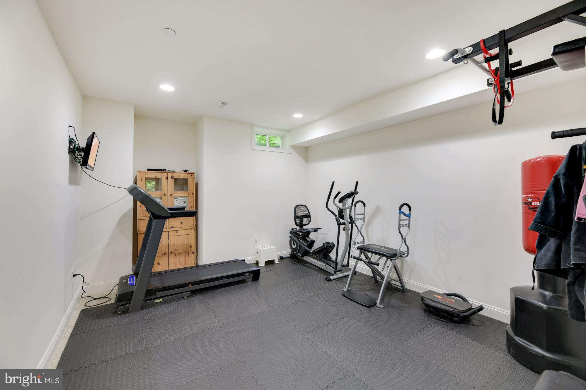 BETHESDA OUTSIDE - Residential