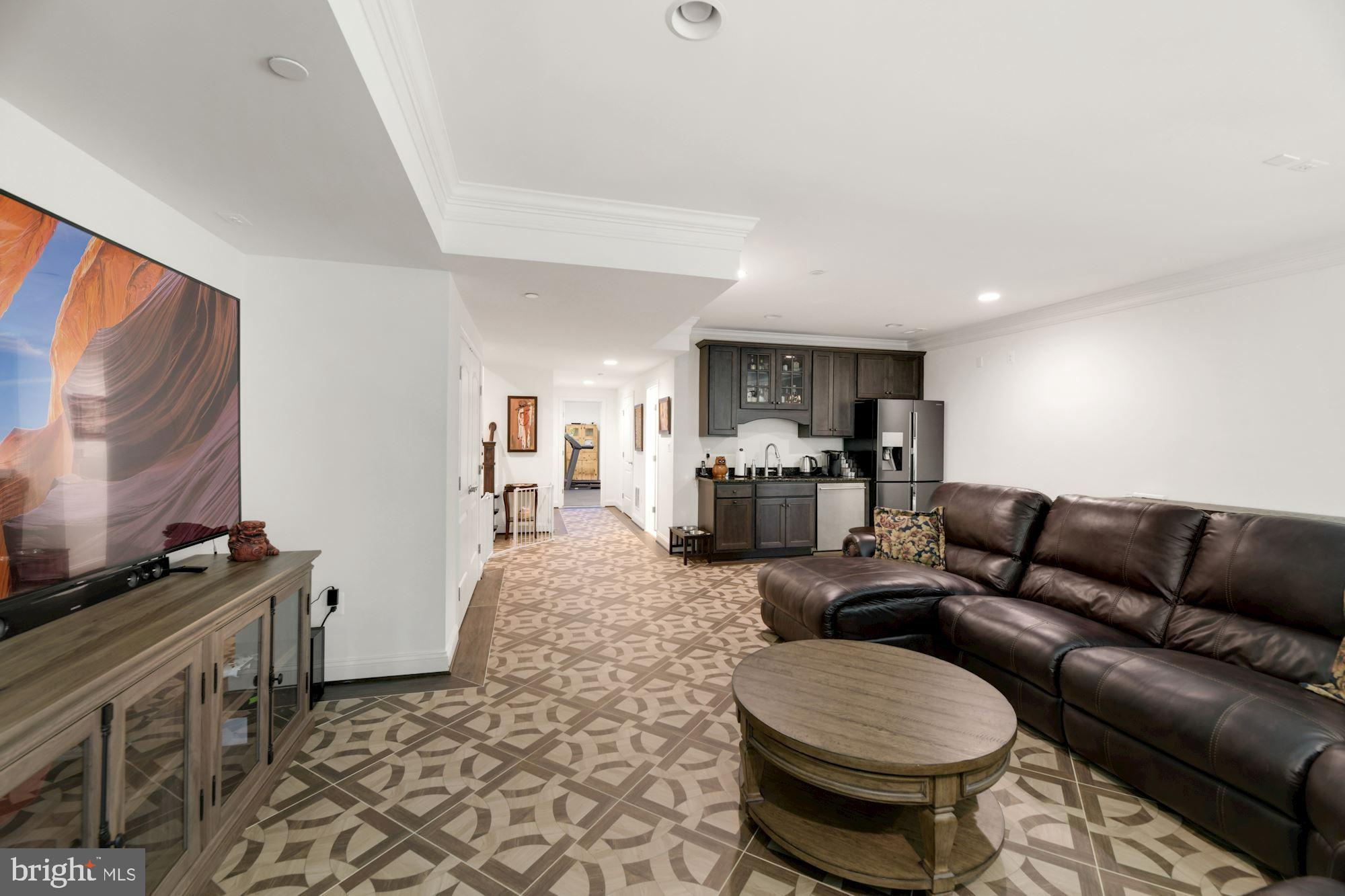 BETHESDA OUTSIDE - Residential