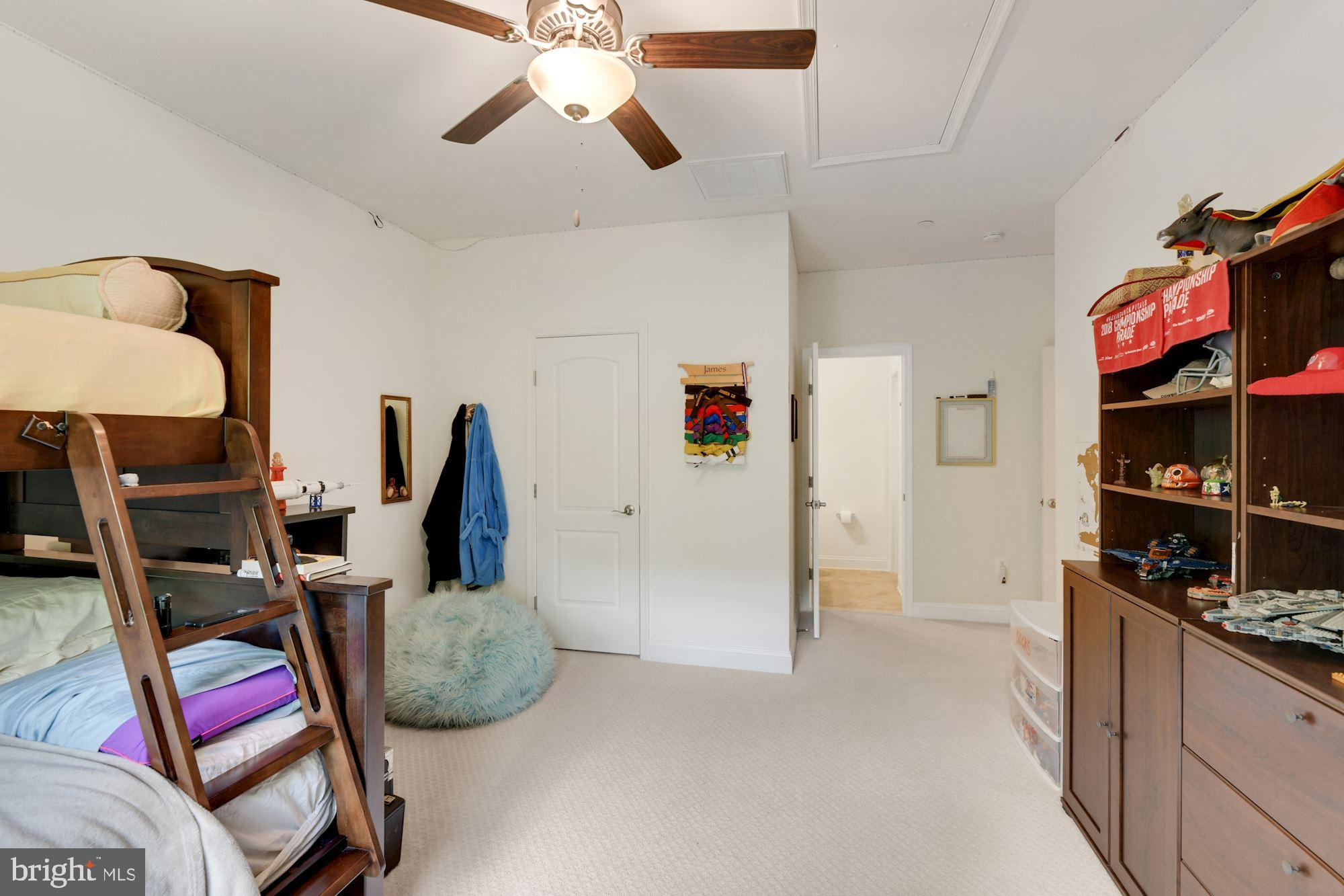 BETHESDA OUTSIDE - Residential