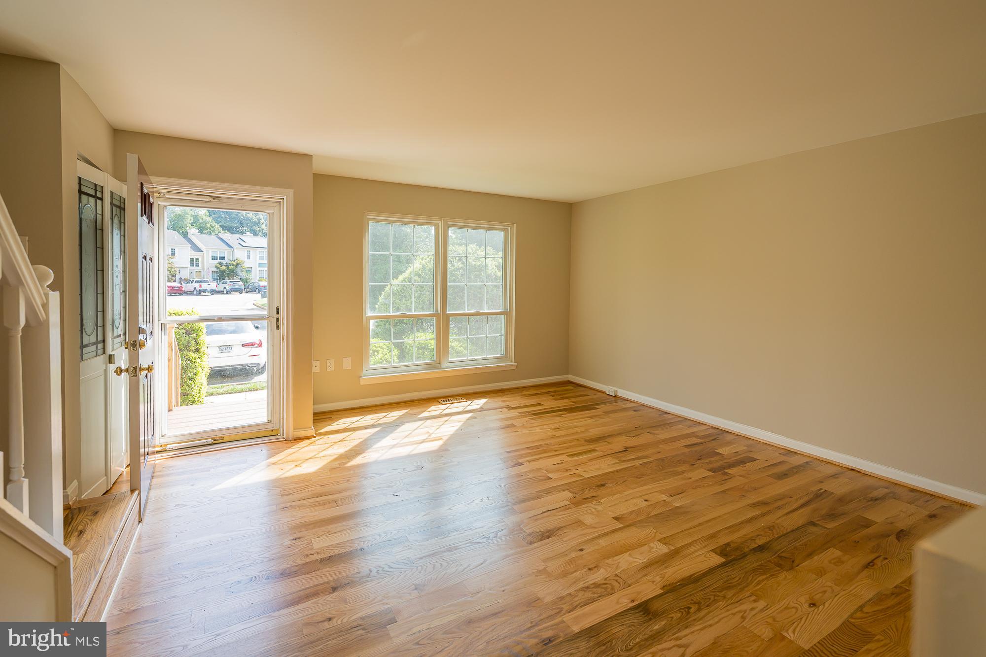 5714 EVERGREEN KNOLL COURT