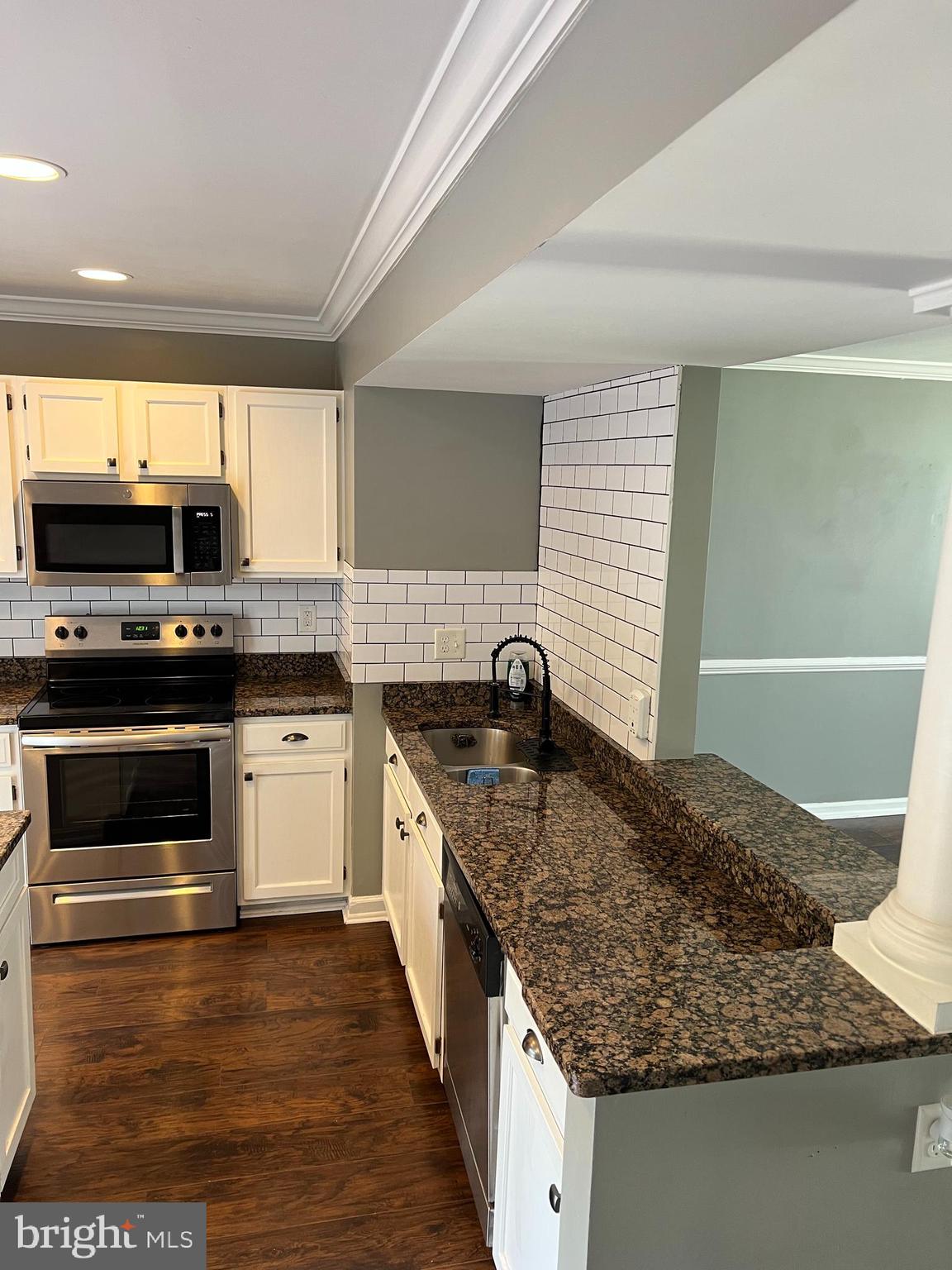 WAYSIDE VILLAGE - Residential