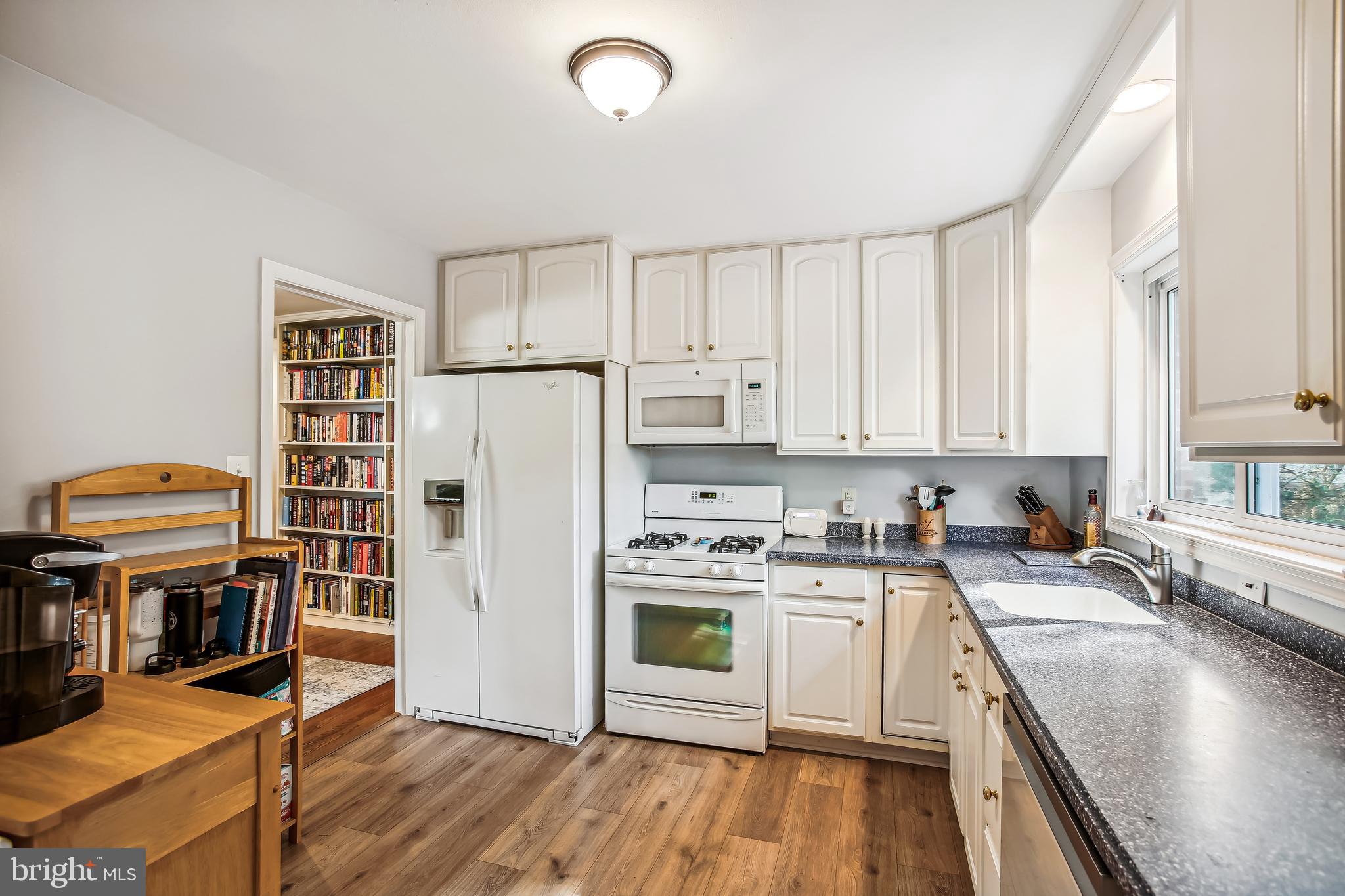 HOLLIN HALL VILLAGE - Residential Lease