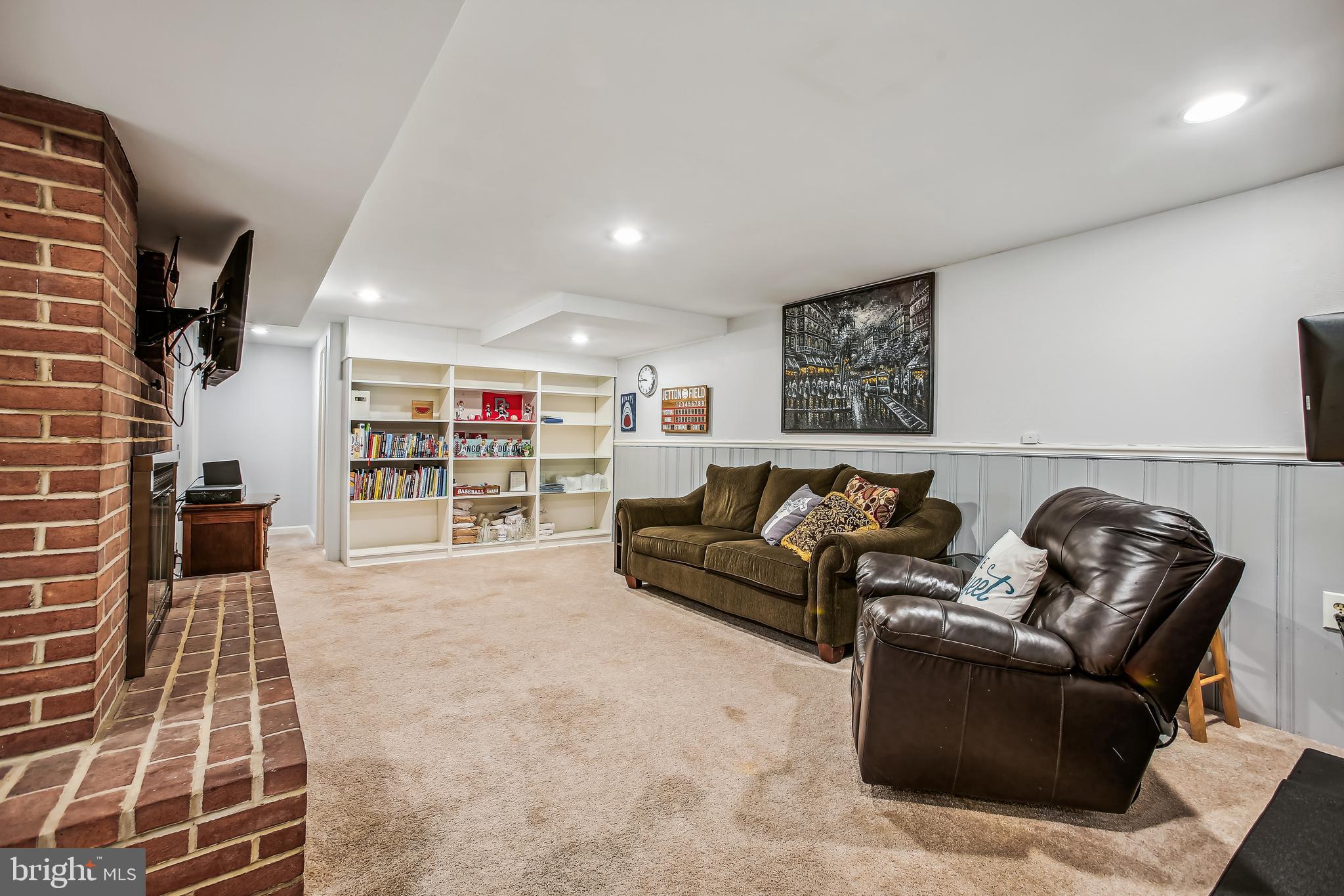 HOLLIN HALL VILLAGE - Residential Lease