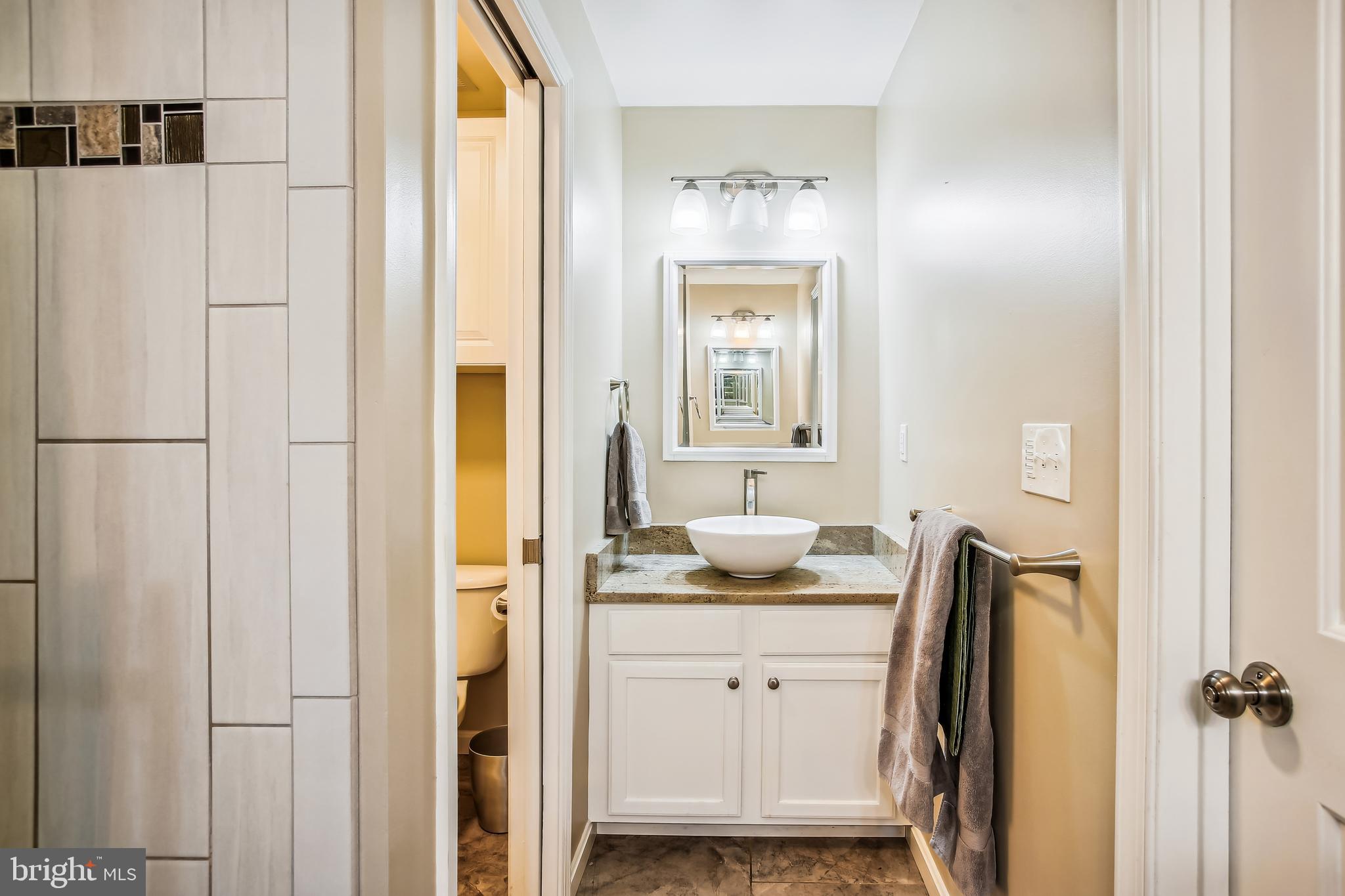 HOLLIN HALL VILLAGE - Residential Lease