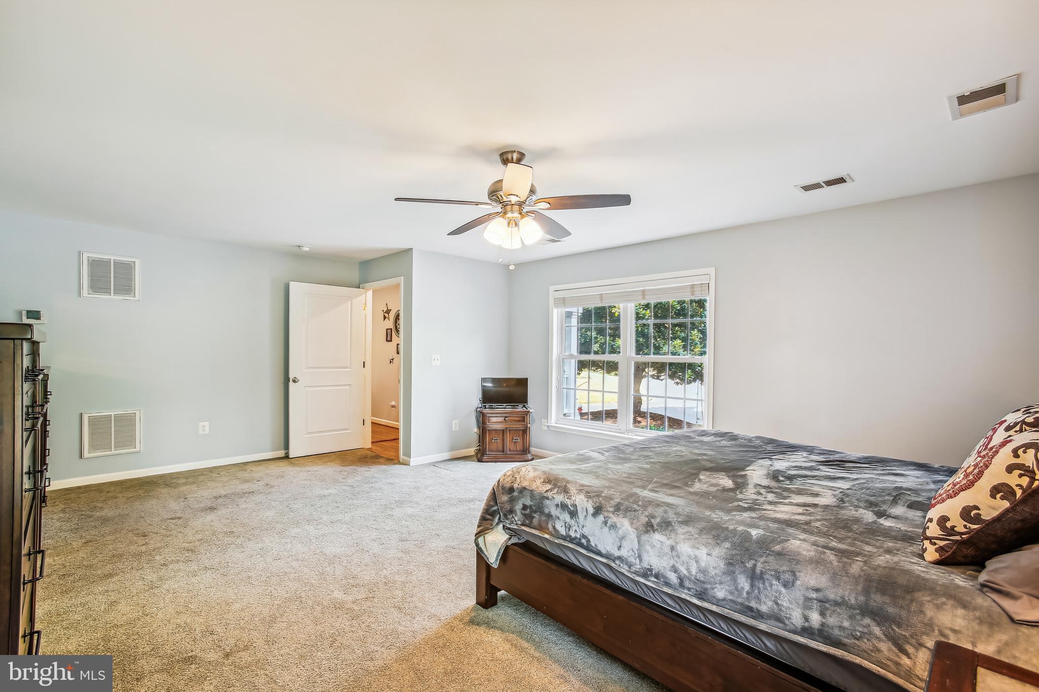 HOLLIN HALL VILLAGE - Residential Lease