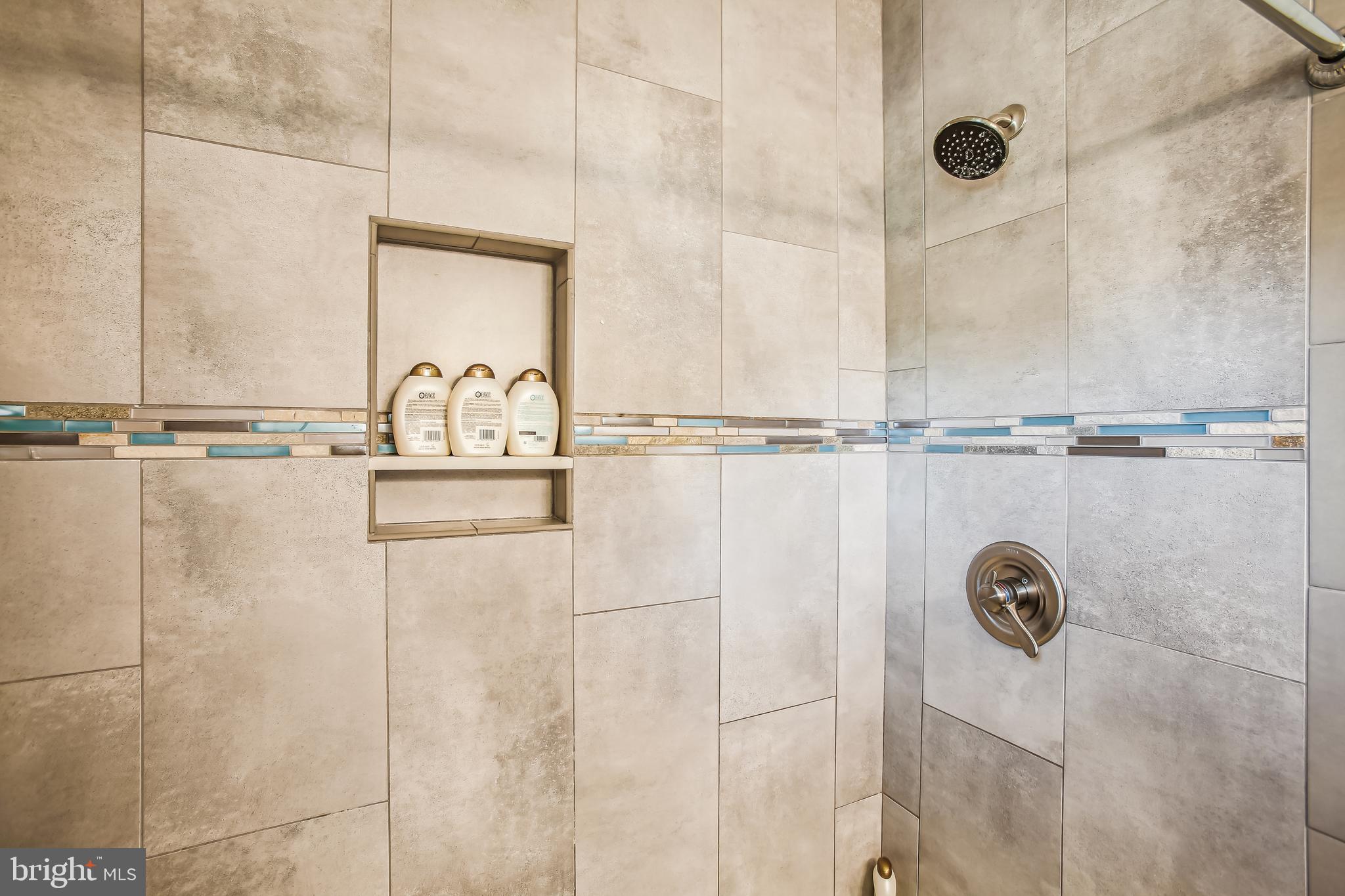 HOLLIN HALL VILLAGE - Residential Lease