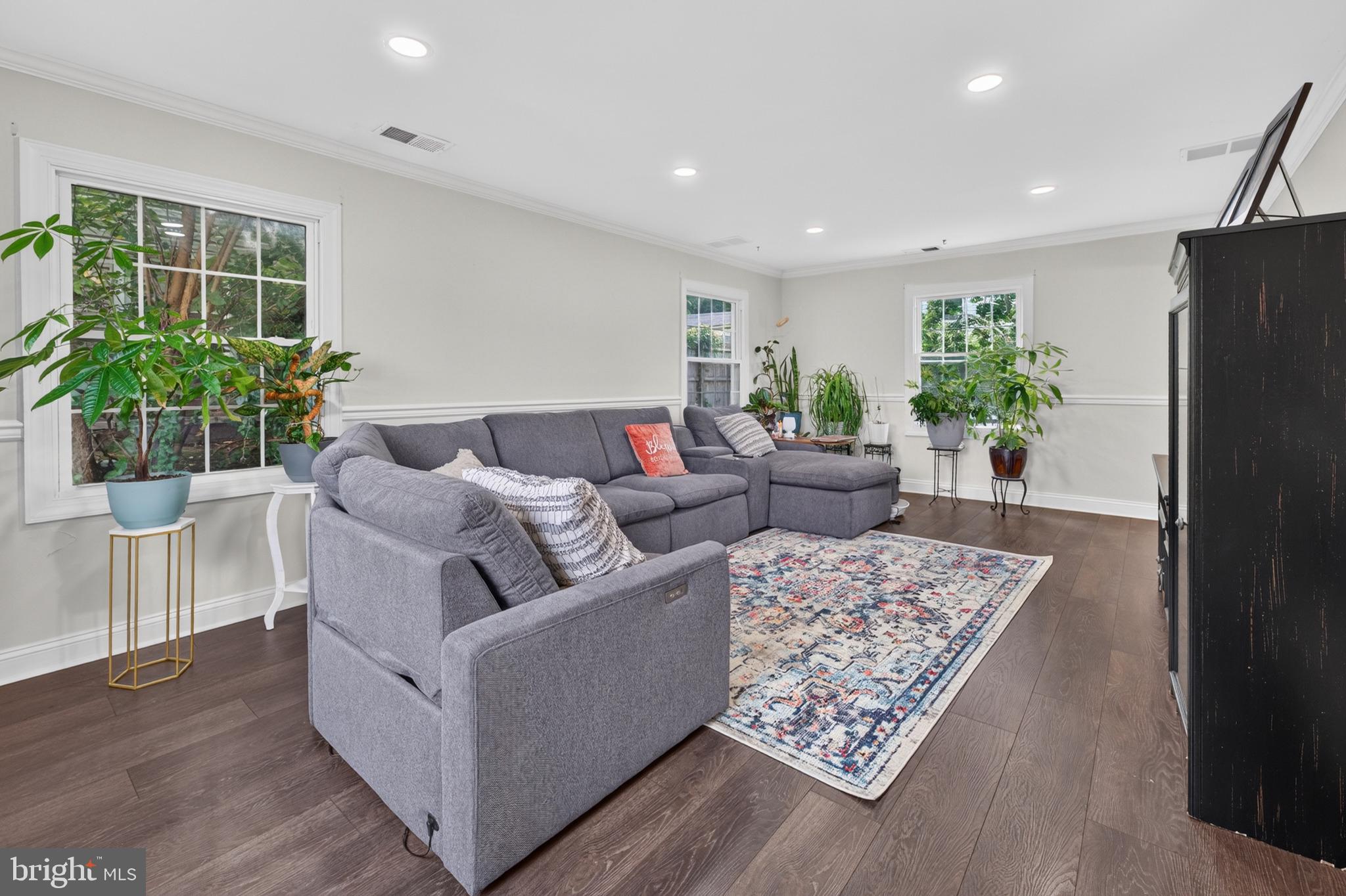 24 PEACHFIELD LANE