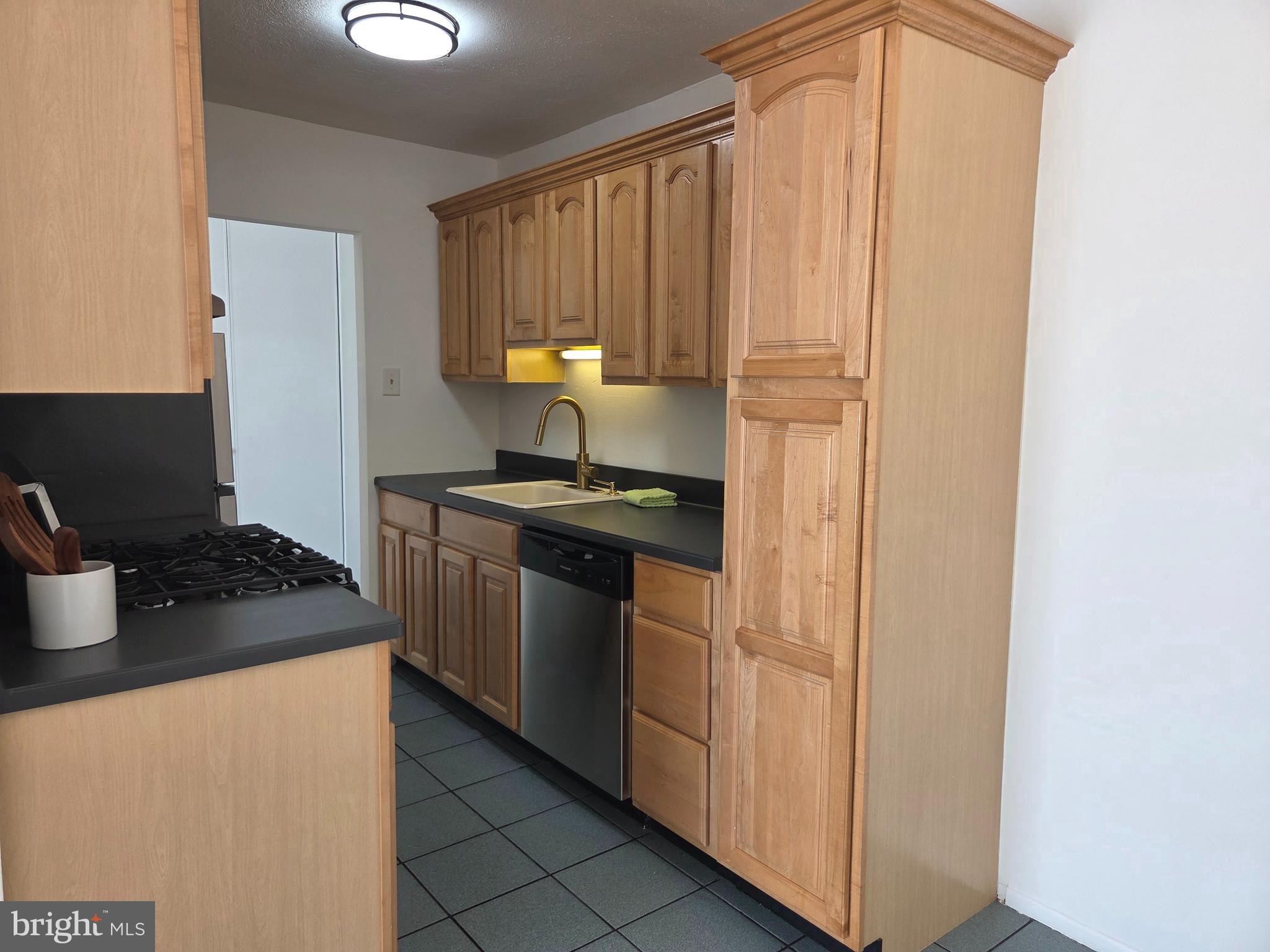 FORT WASHINGTON - Residential