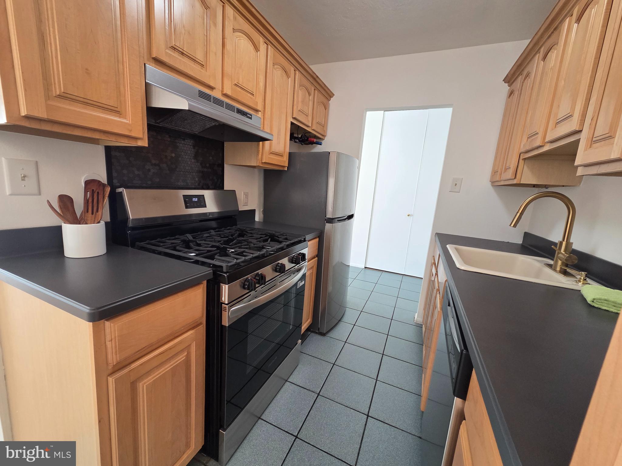 FORT WASHINGTON - Residential