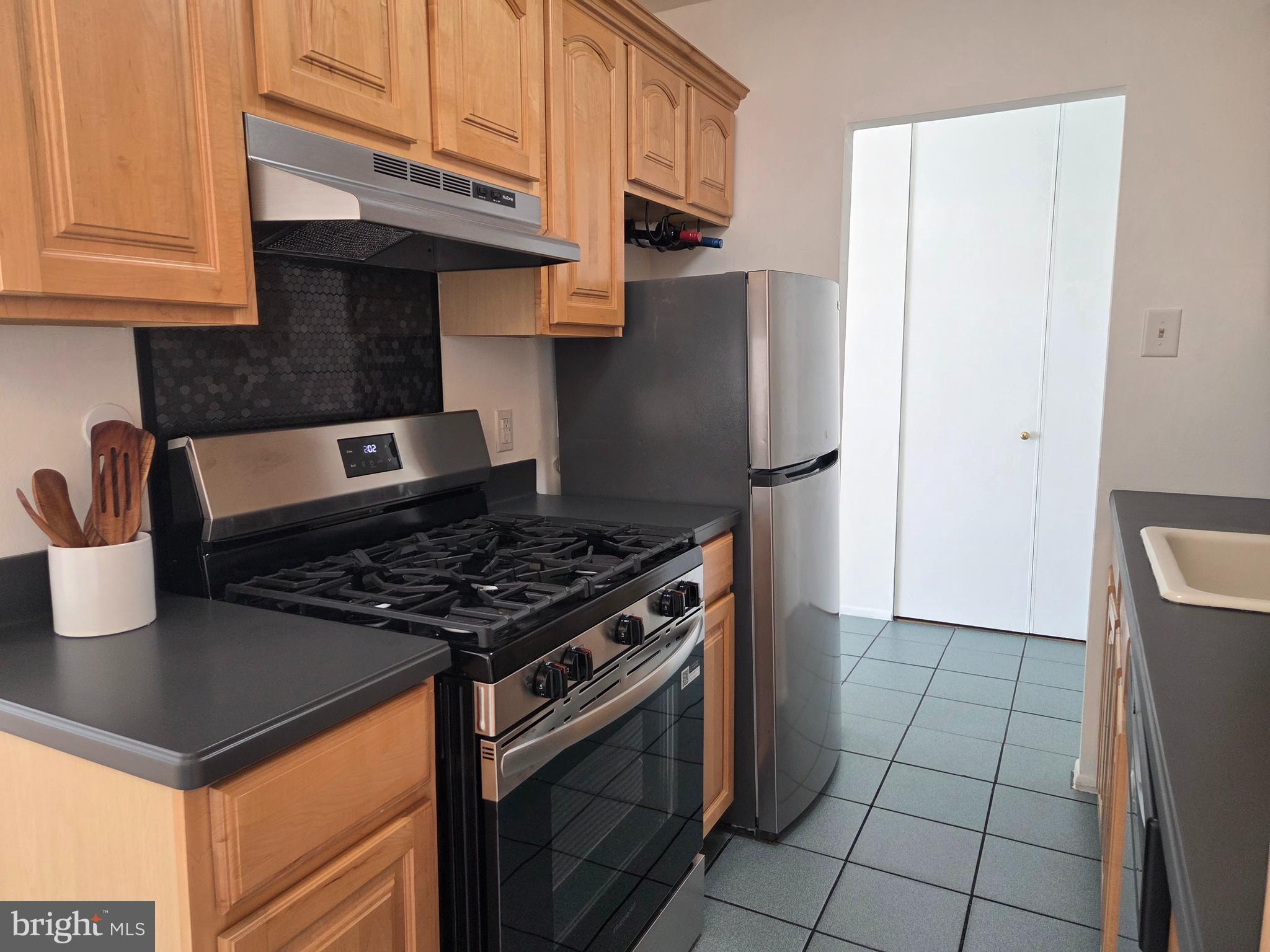 FORT WASHINGTON - Residential