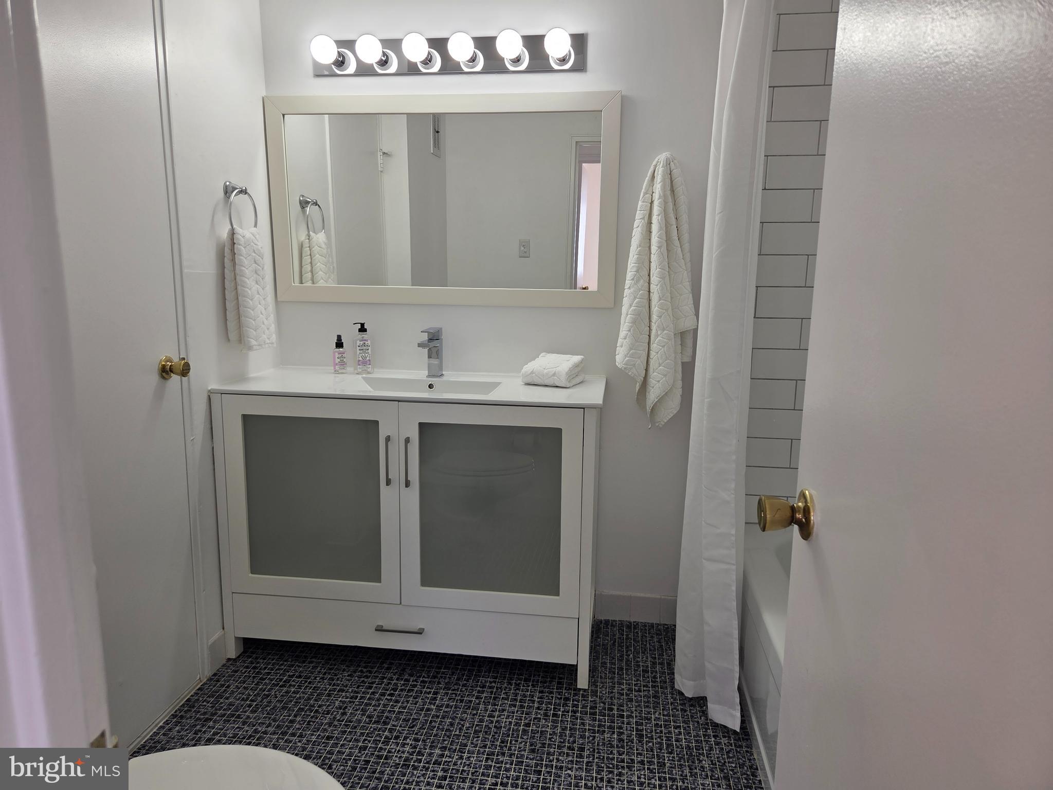 FORT WASHINGTON - Residential