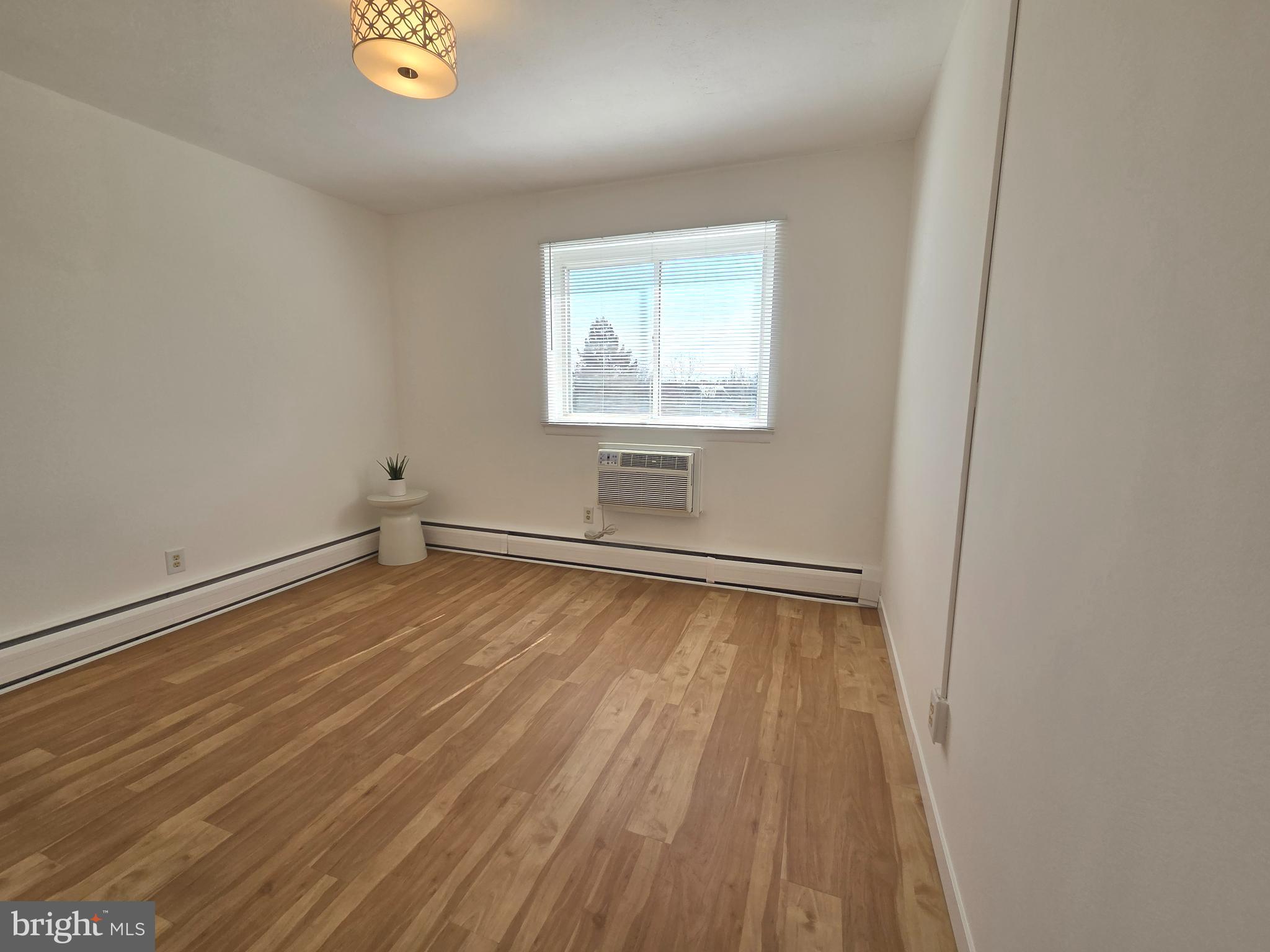 FORT WASHINGTON - Residential