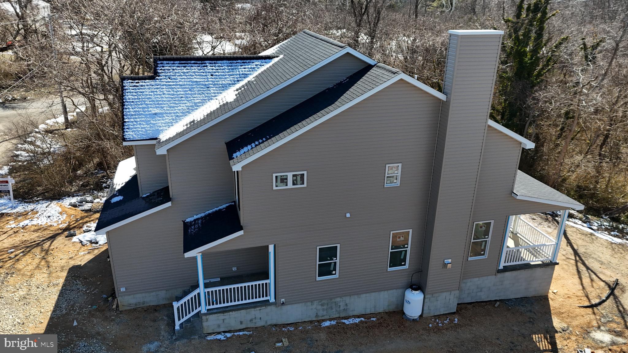 LONGVIEW BEACH - Residential