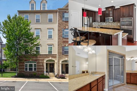 Photo of 6916 Kona Drive, GAINESVILLE, VA 20155 (MLS # VAPW2116226)