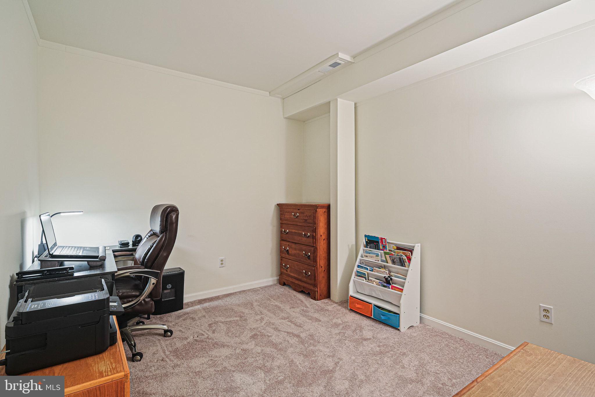 HUNTERS RUN VILLAGE - Residential