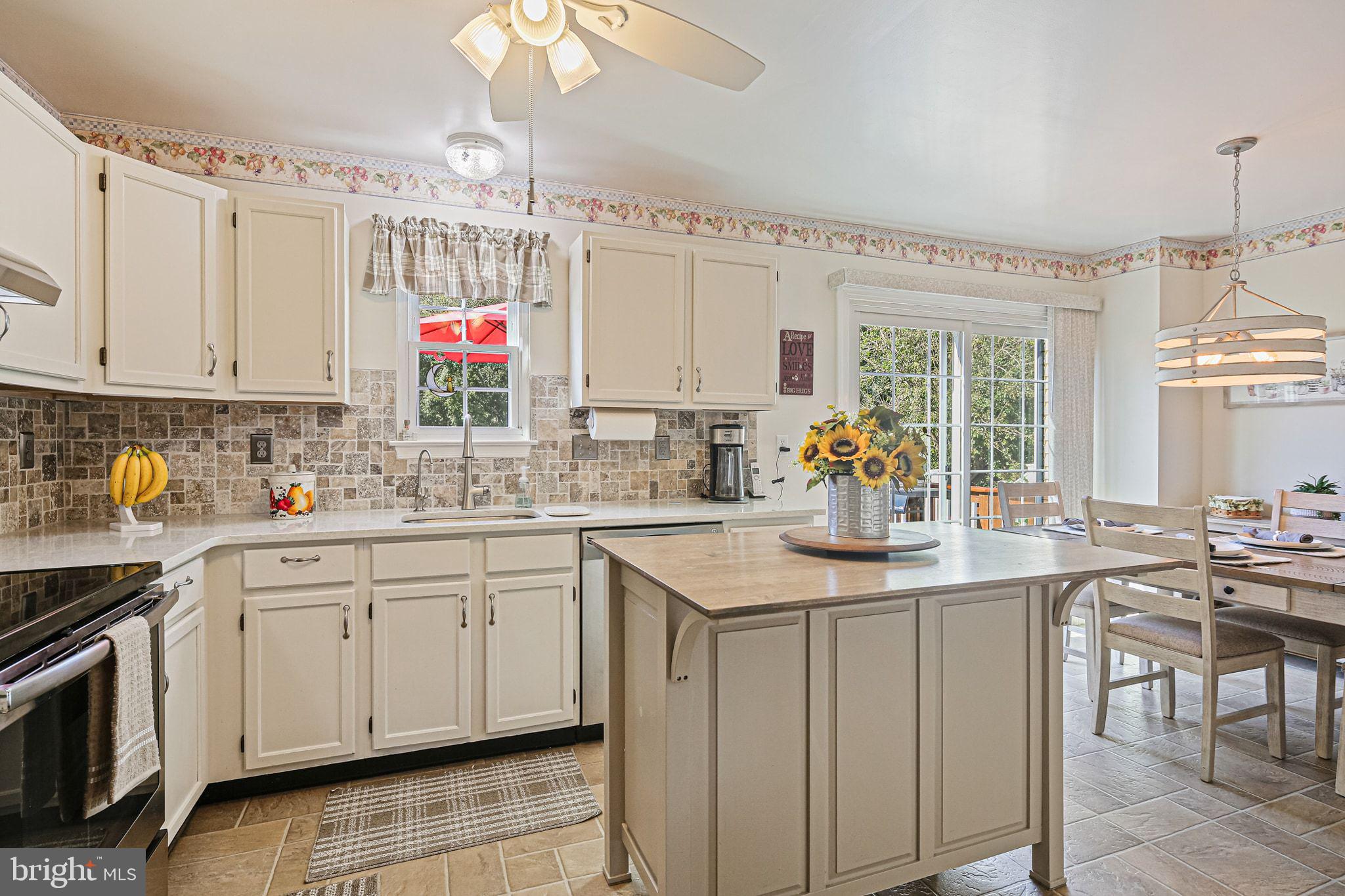 HUNTERS RUN VILLAGE - Residential