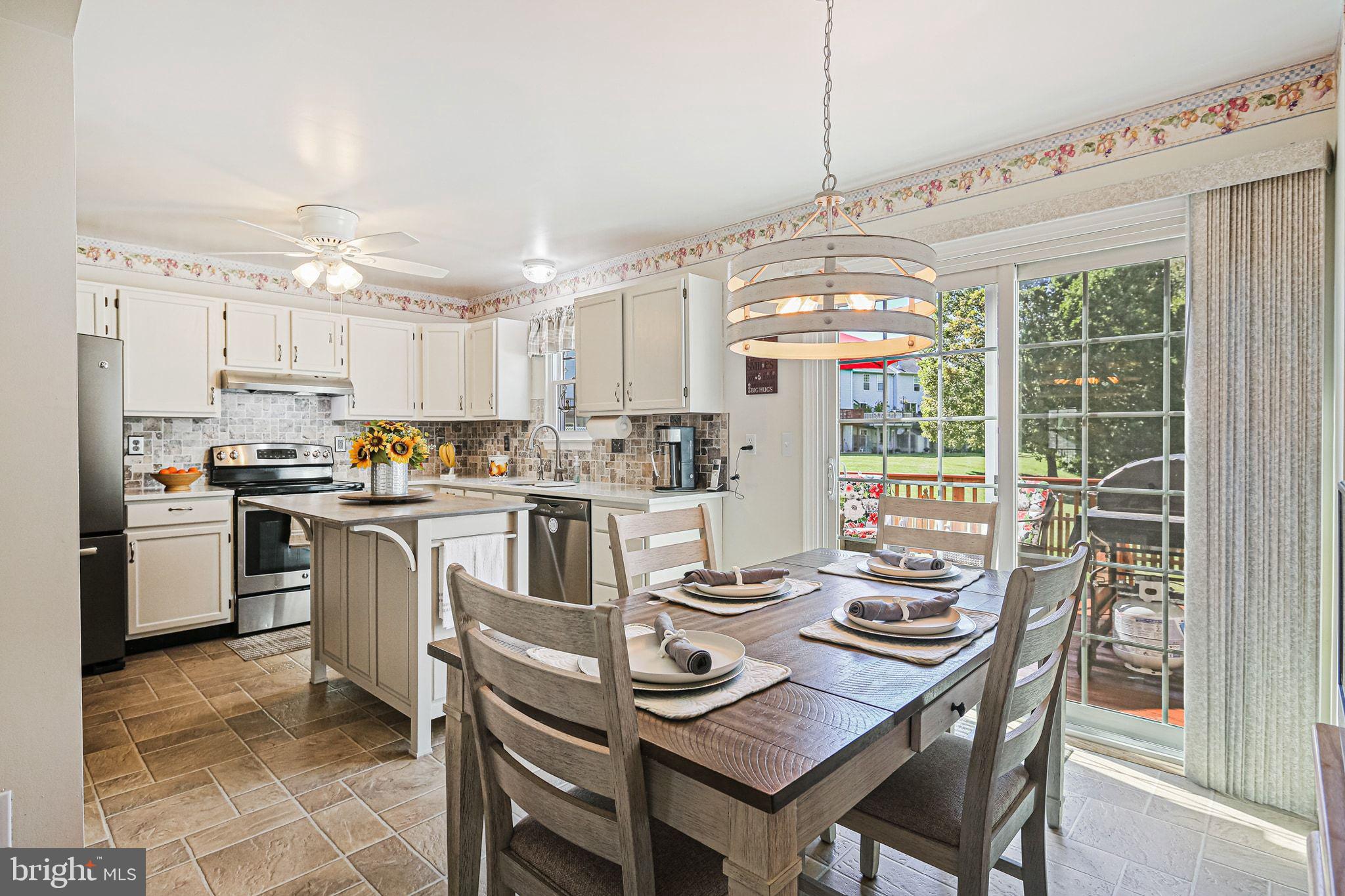 HUNTERS RUN VILLAGE - Residential