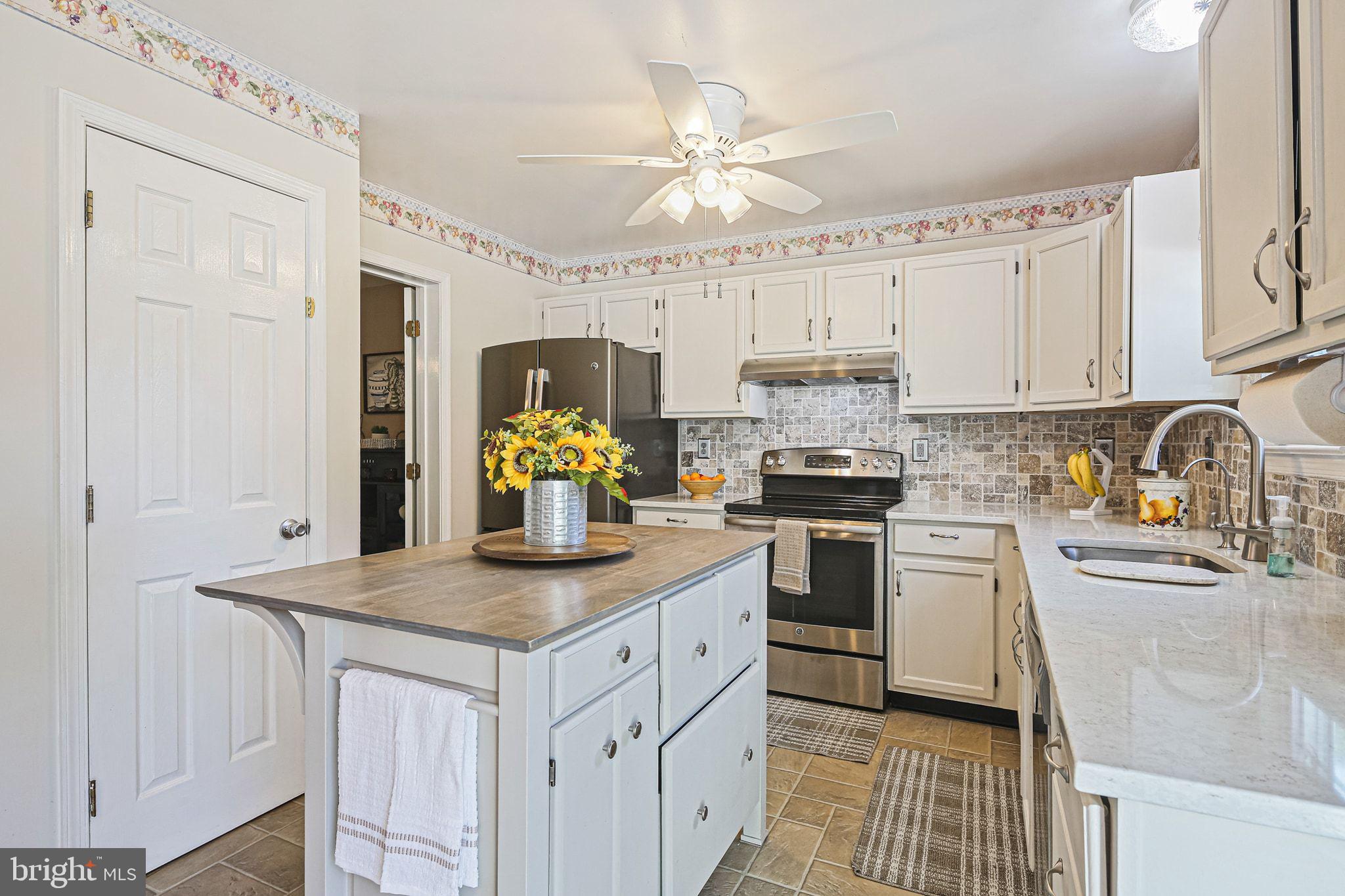 HUNTERS RUN VILLAGE - Residential