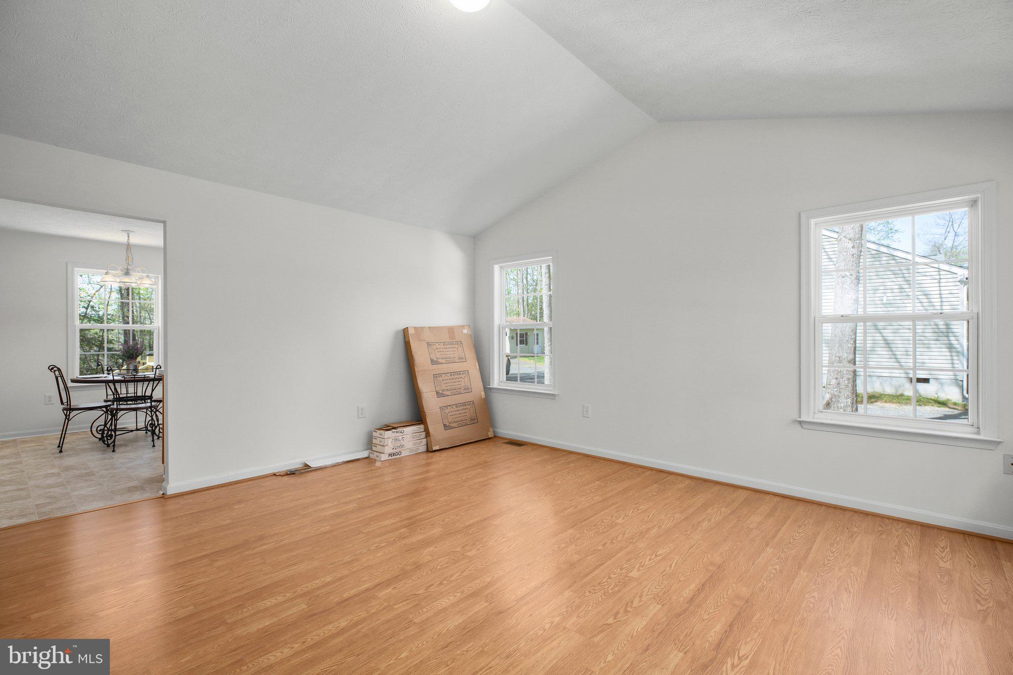 LAKE LAND OR - Residential