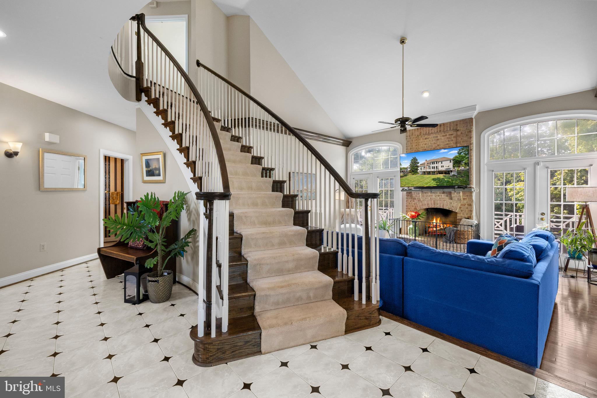 EDGEWATER - Residential