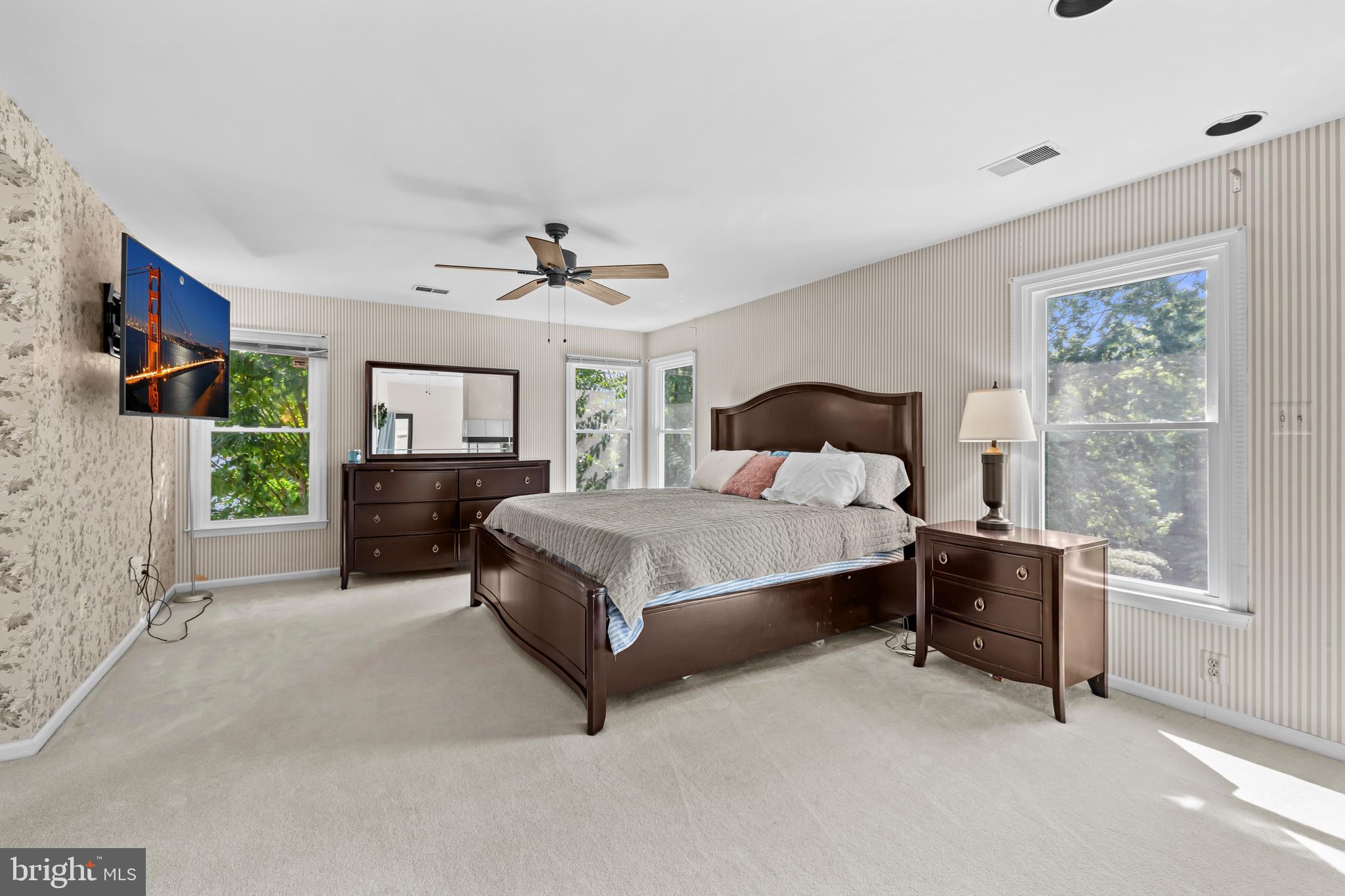 EDGEWATER - Residential