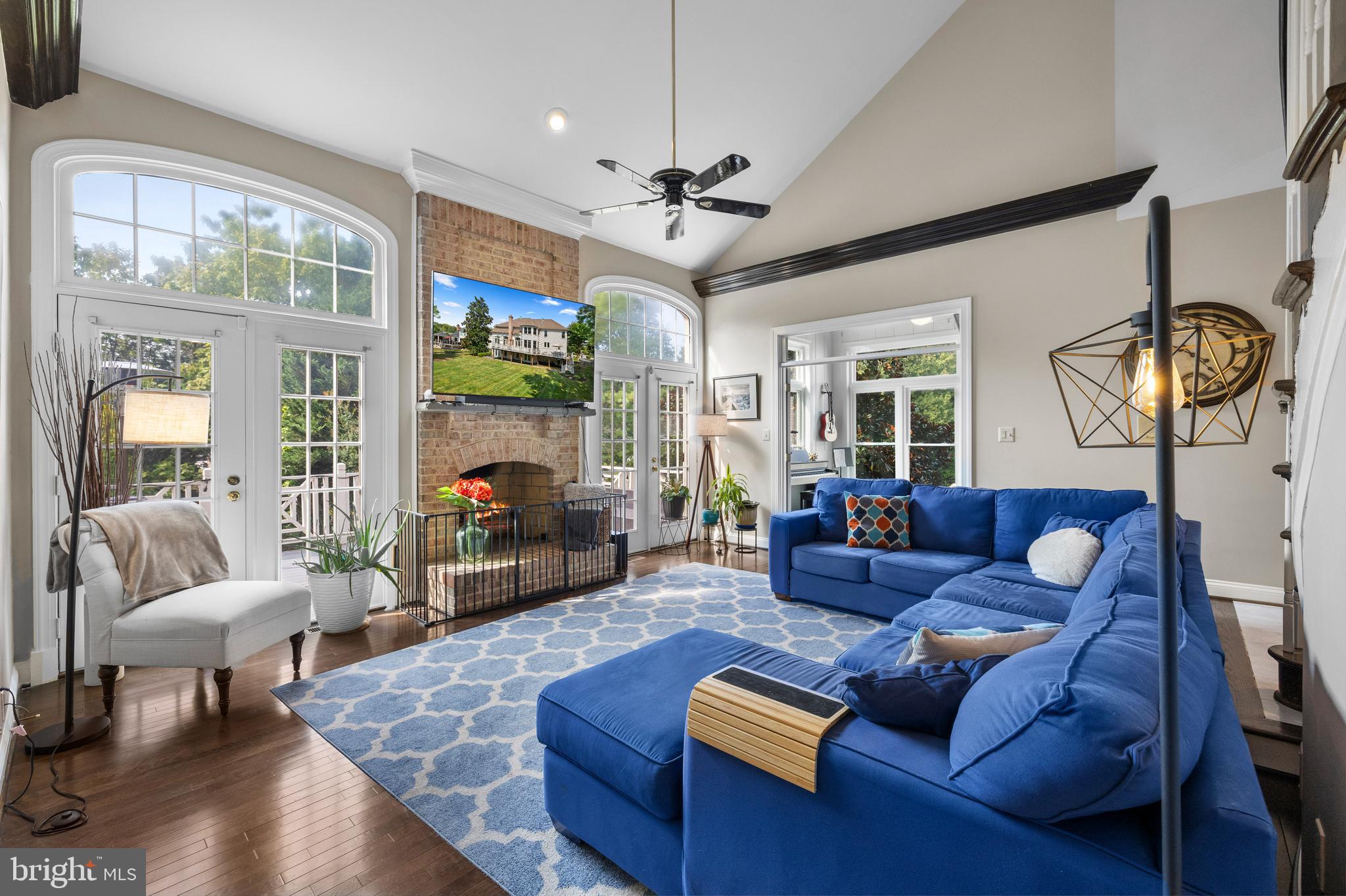 EDGEWATER - Residential