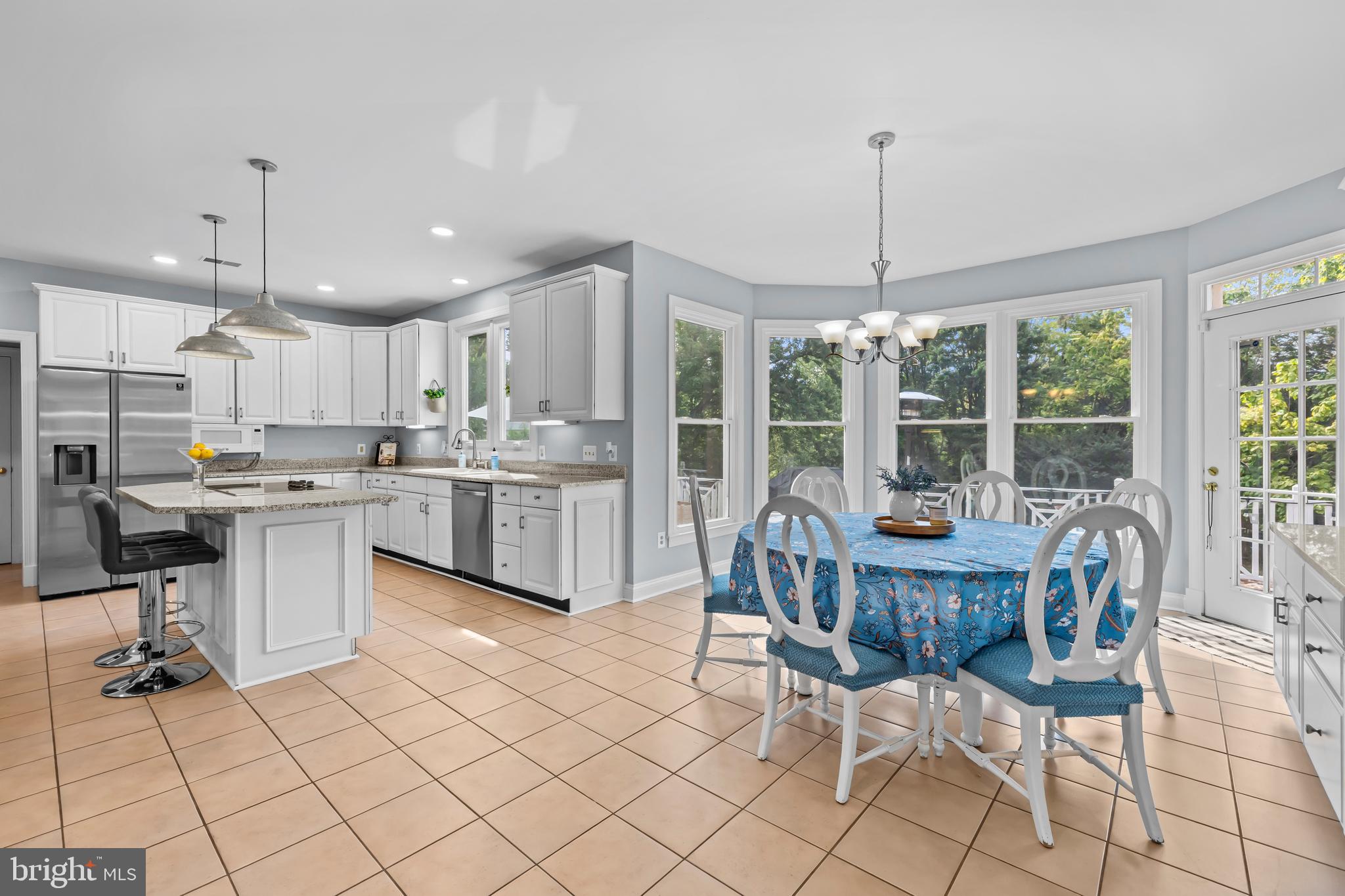 EDGEWATER - Residential