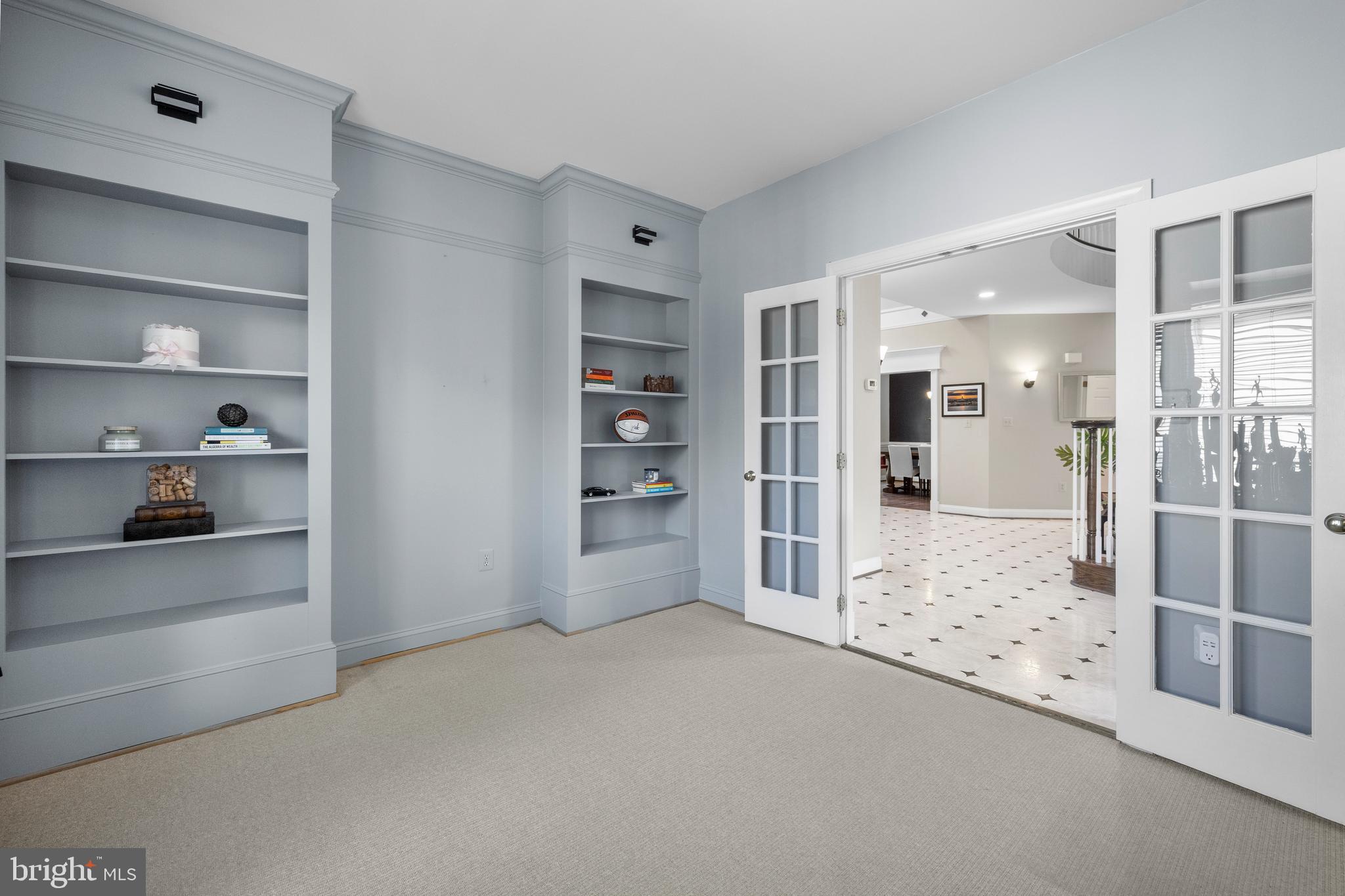 EDGEWATER - Residential