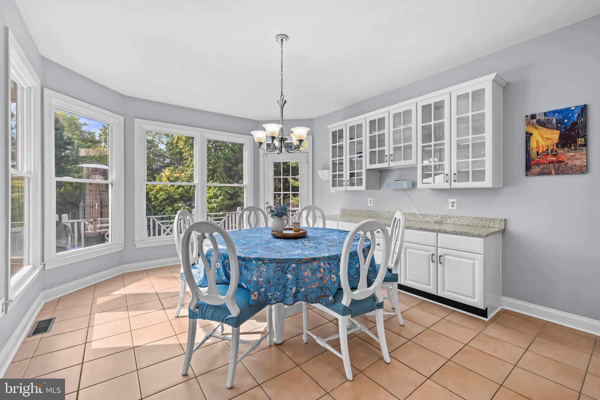 EDGEWATER - Residential