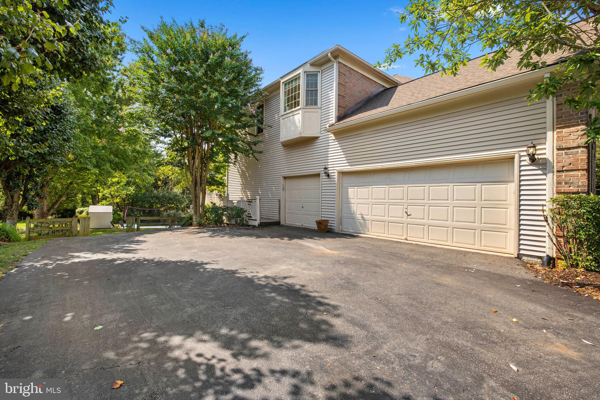 EDGEWATER - Residential