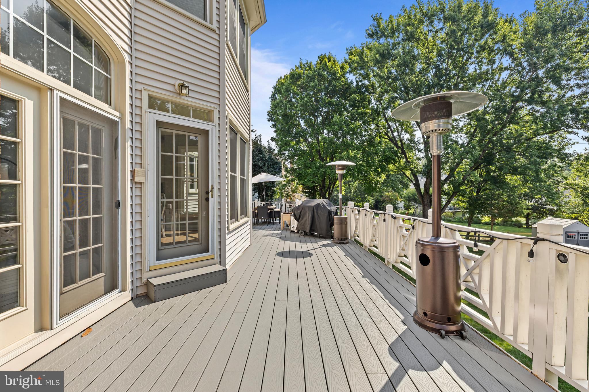 EDGEWATER - Residential