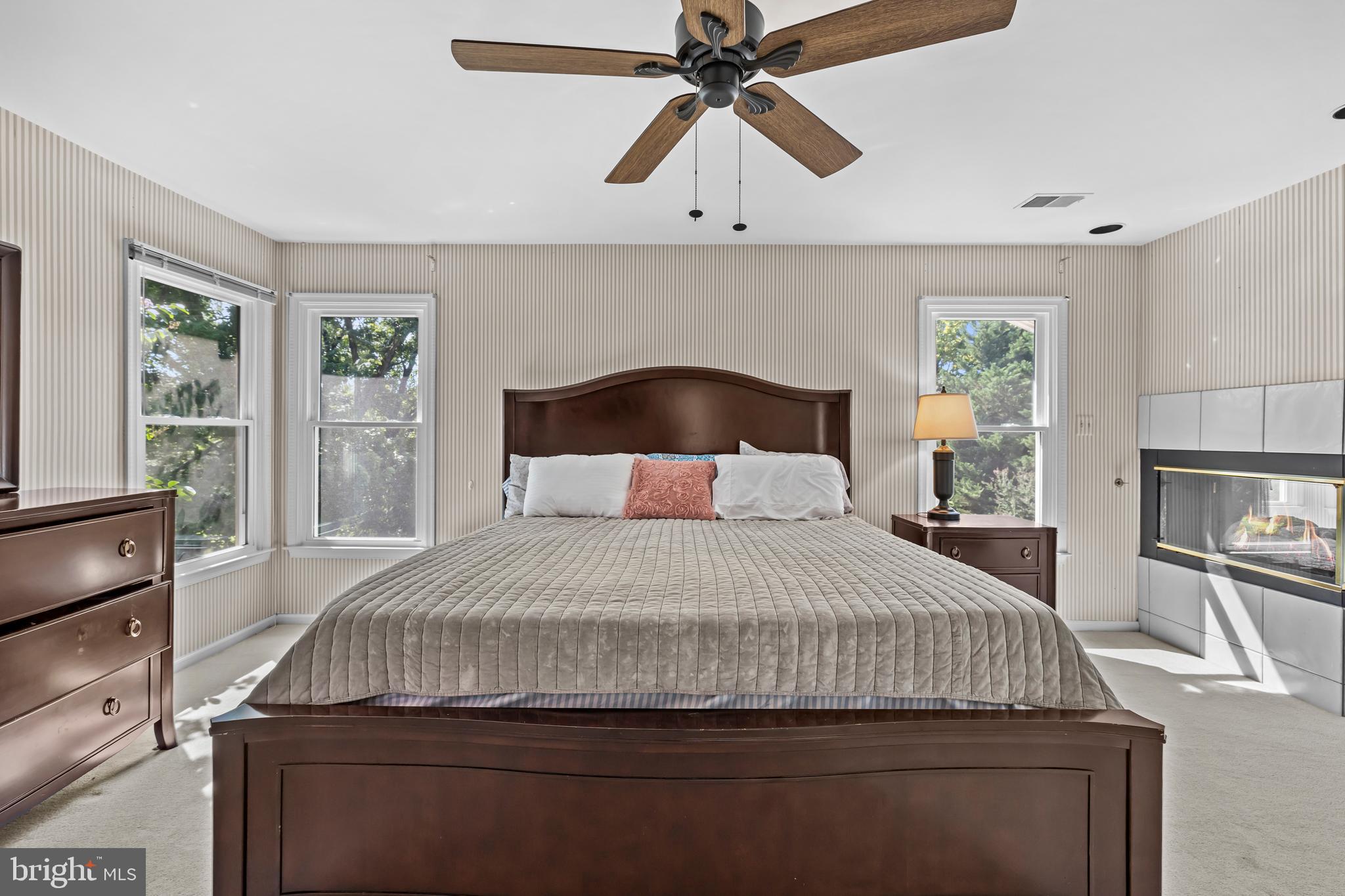 EDGEWATER - Residential