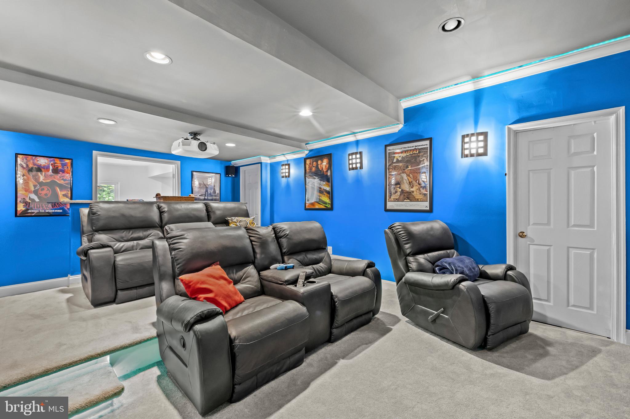 EDGEWATER - Residential