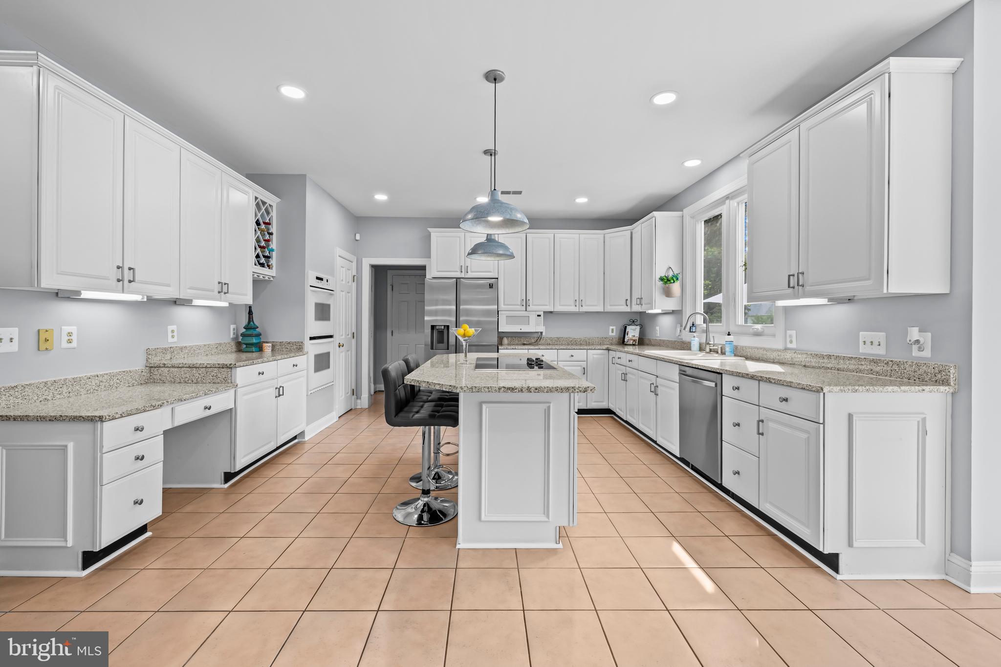 EDGEWATER - Residential