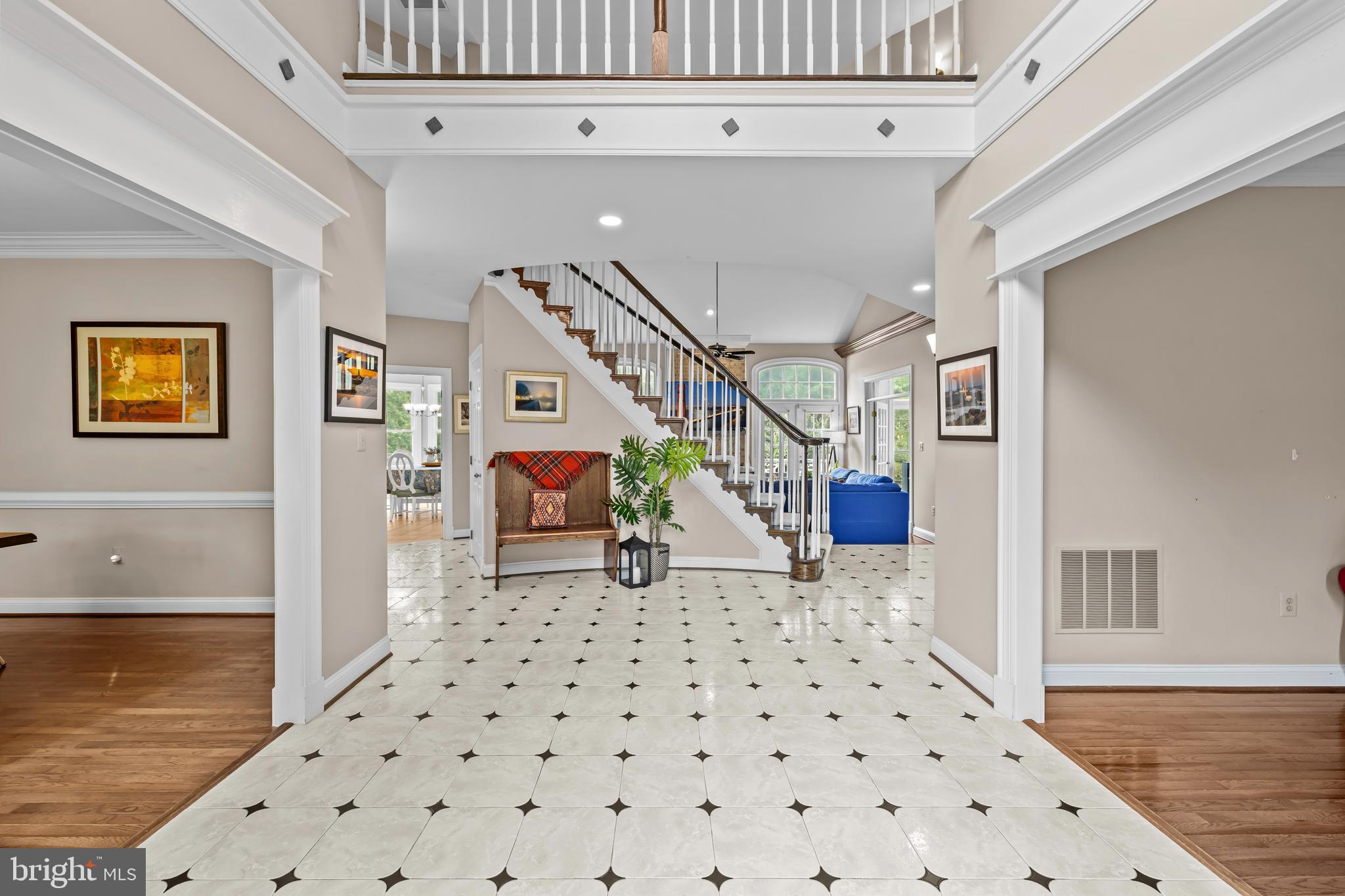 EDGEWATER - Residential