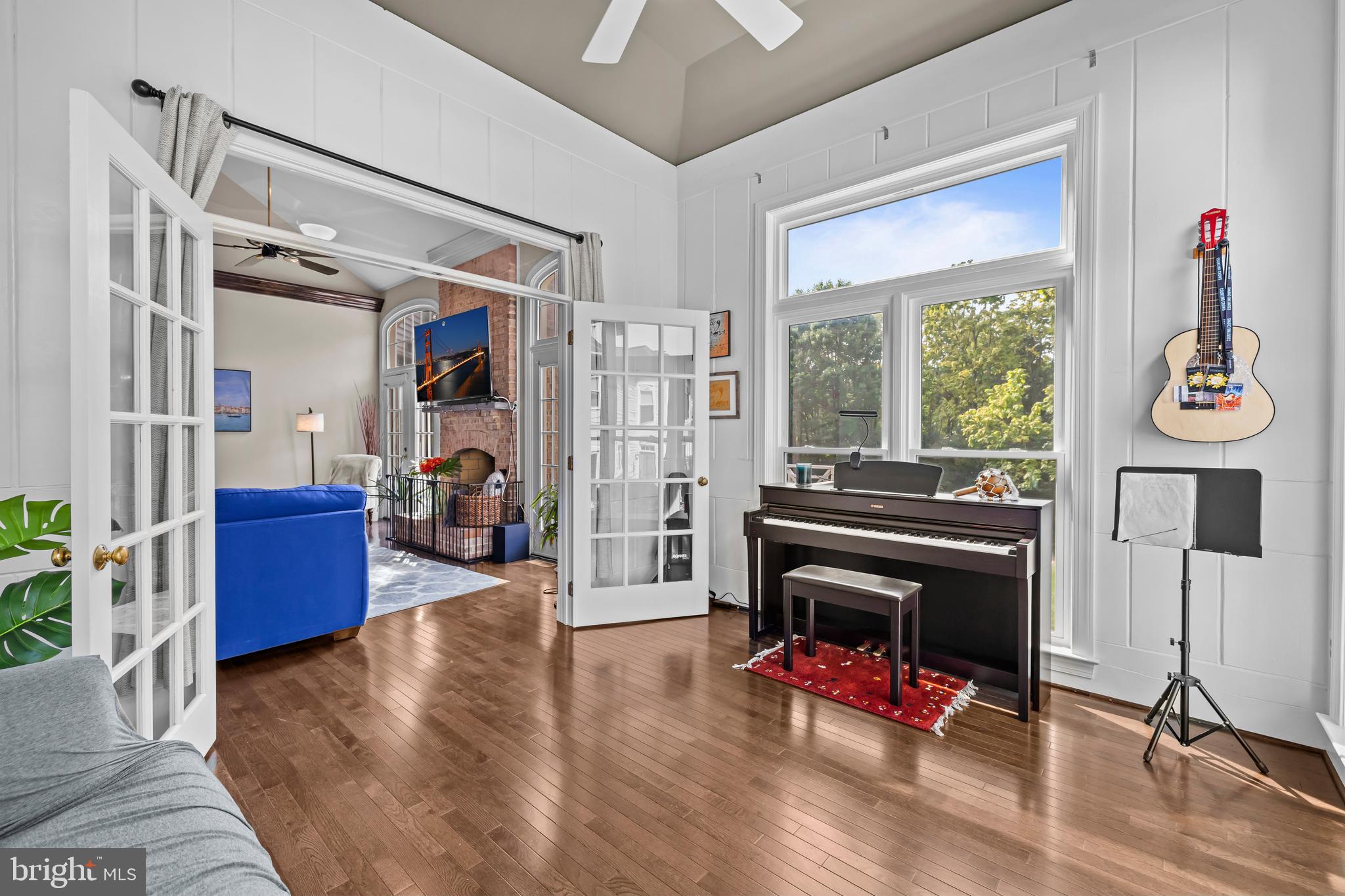 EDGEWATER - Residential