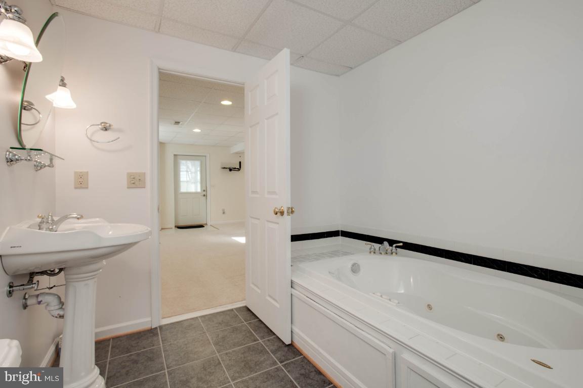 WHITESTONE ESTATES - Residential