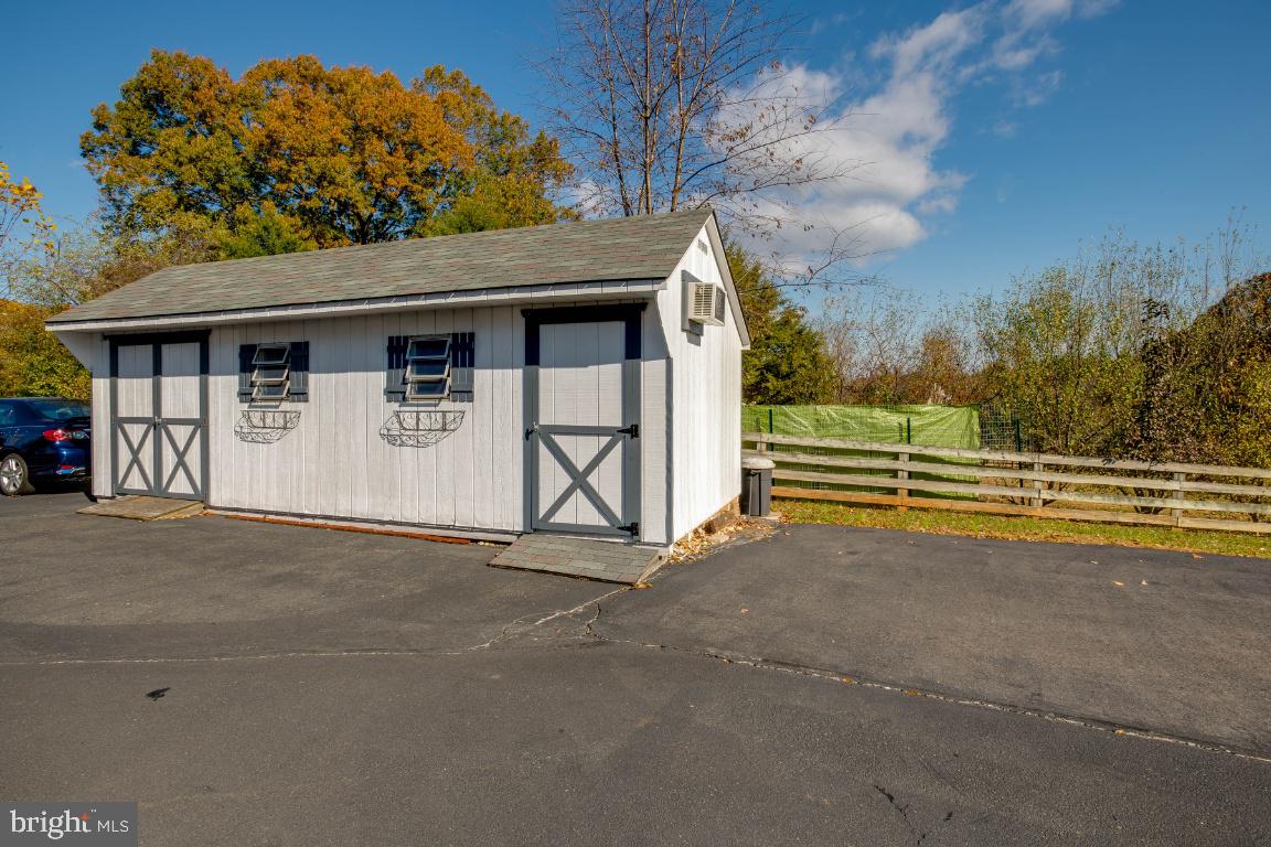 WHITESTONE ESTATES - Residential