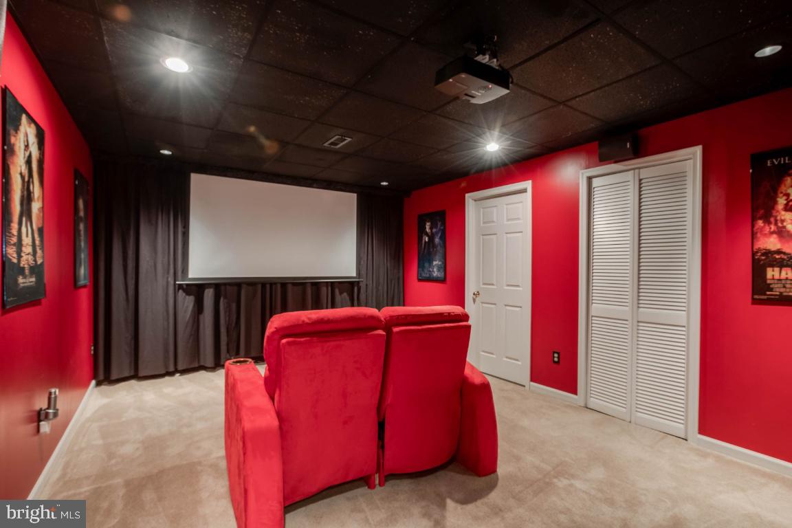 WHITESTONE ESTATES - Residential